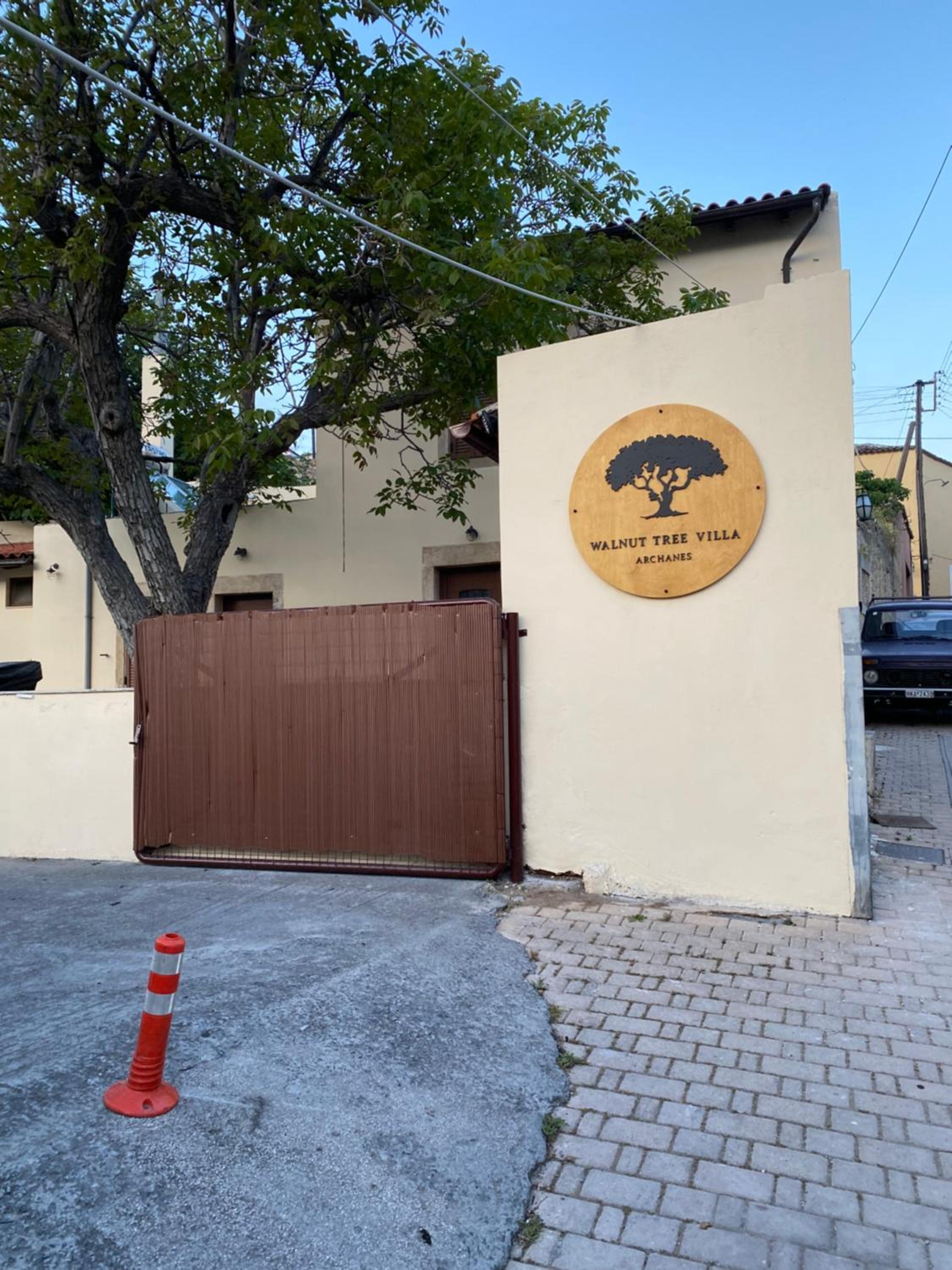 Walnut tree Villa Ano Archanes-10km from Heraklion view 5