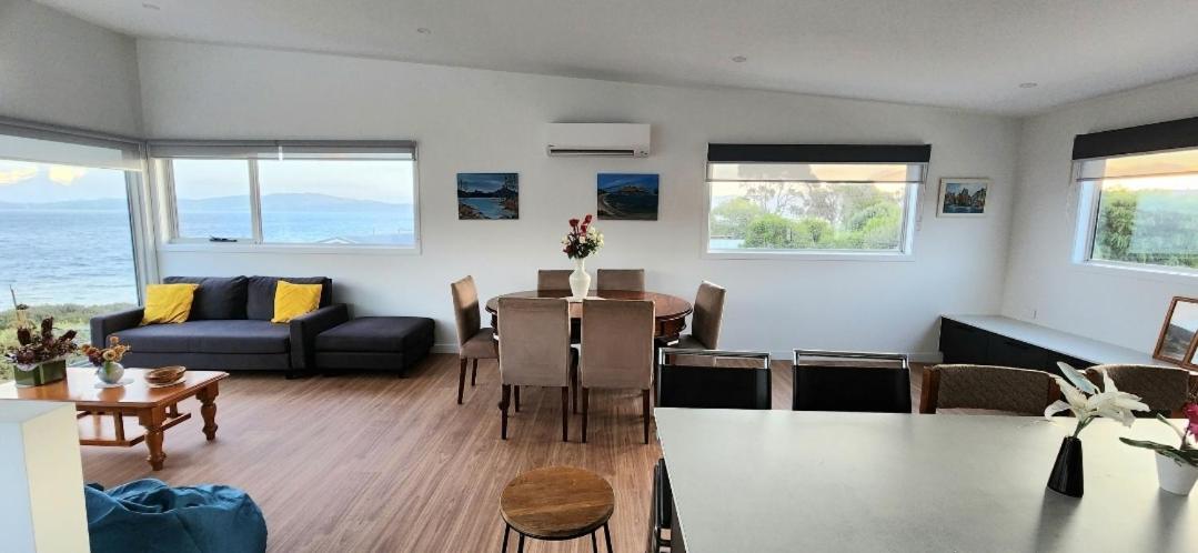 Beach Getaway - Blessington Villa