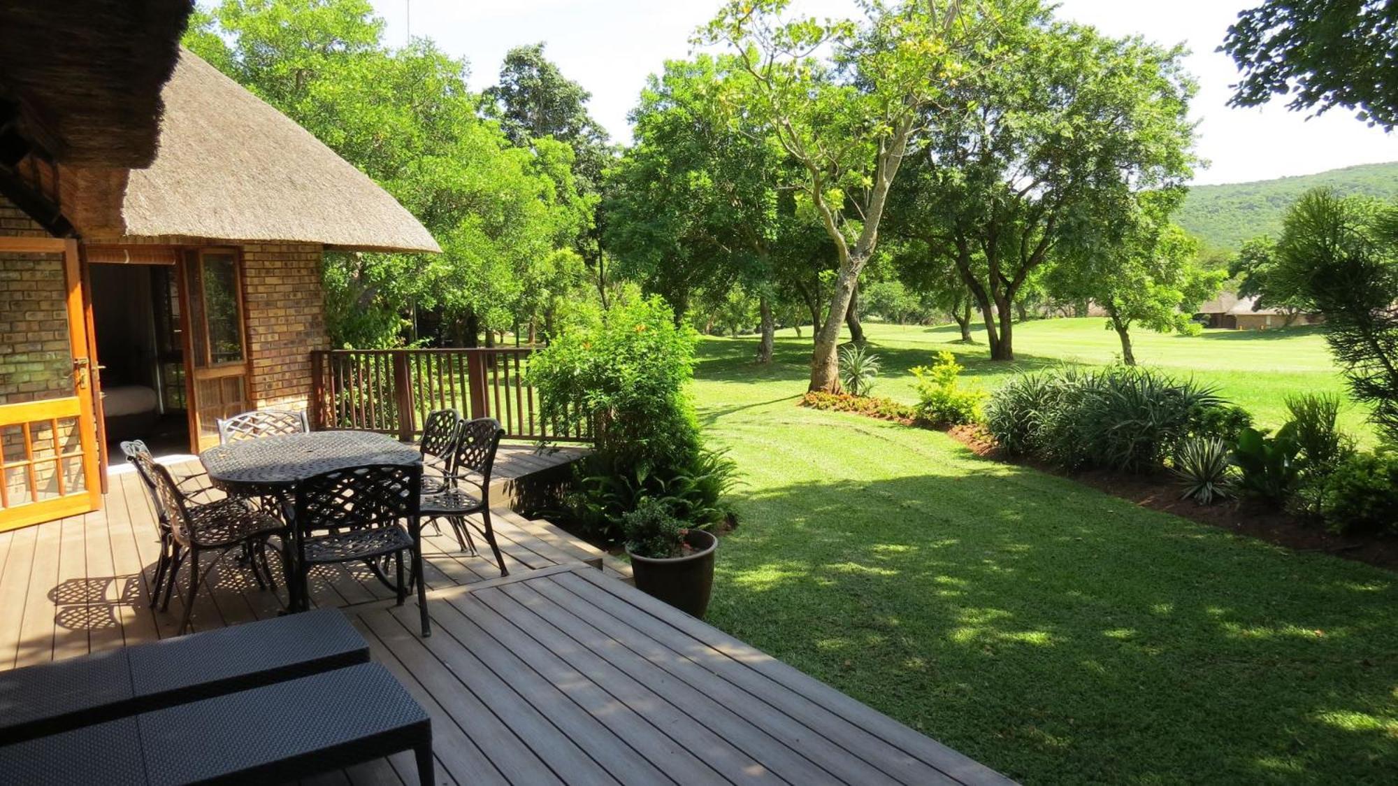 Kruger Park Lodge - AM8 - 3 Bedroom Chalet view 5
