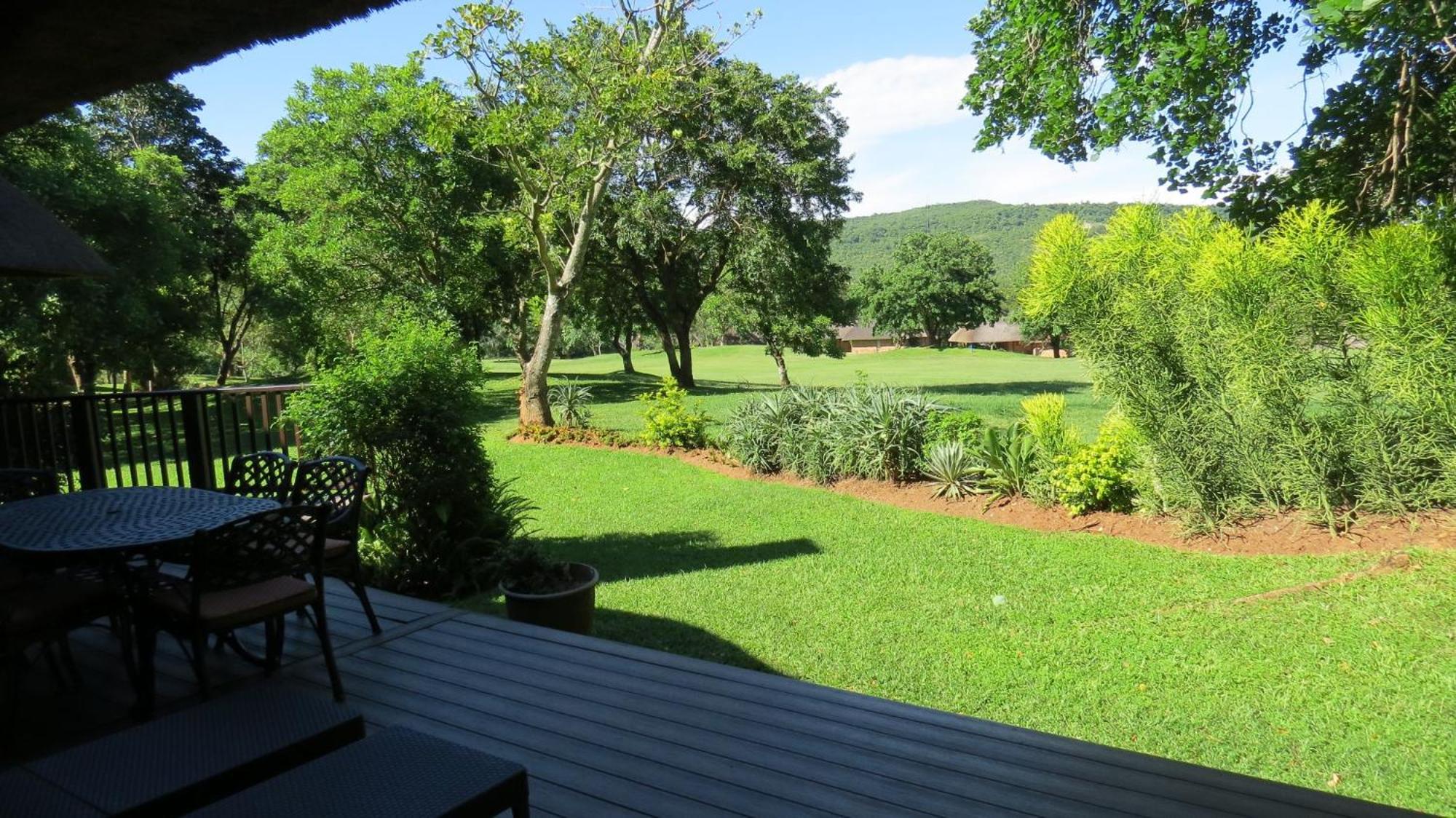 Kruger Park Lodge - AM8 - 3 Bedroom Chalet view 3