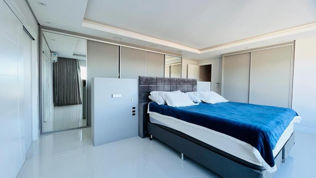 Casa 3 quartos casal Alto Padrão Vista, SPA, Hidro e Piscina de vidro