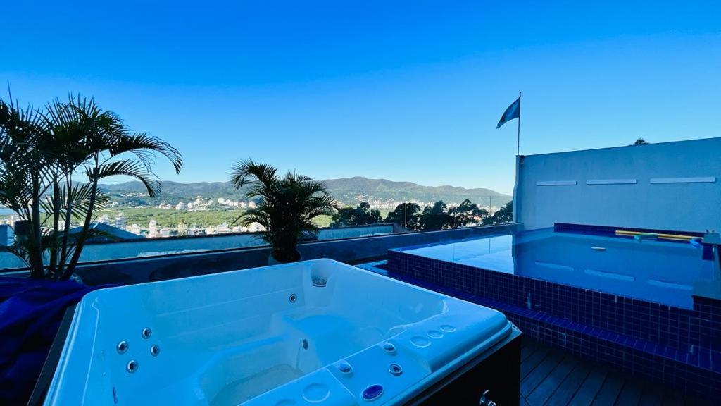 Casa 3 quartos casal Alto Padrão Vista, SPA, Hidro e Piscina de vidro