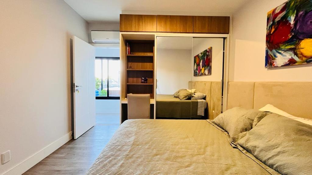 Casa 3 quartos casal Alto Padrão Vista, SPA, Hidro e Piscina de vidro