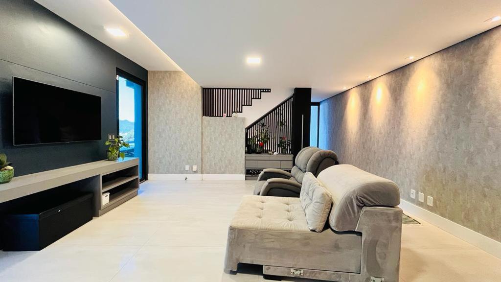 Casa 3 quartos casal Alto Padrão Vista, SPA, Hidro e Piscina de vidro