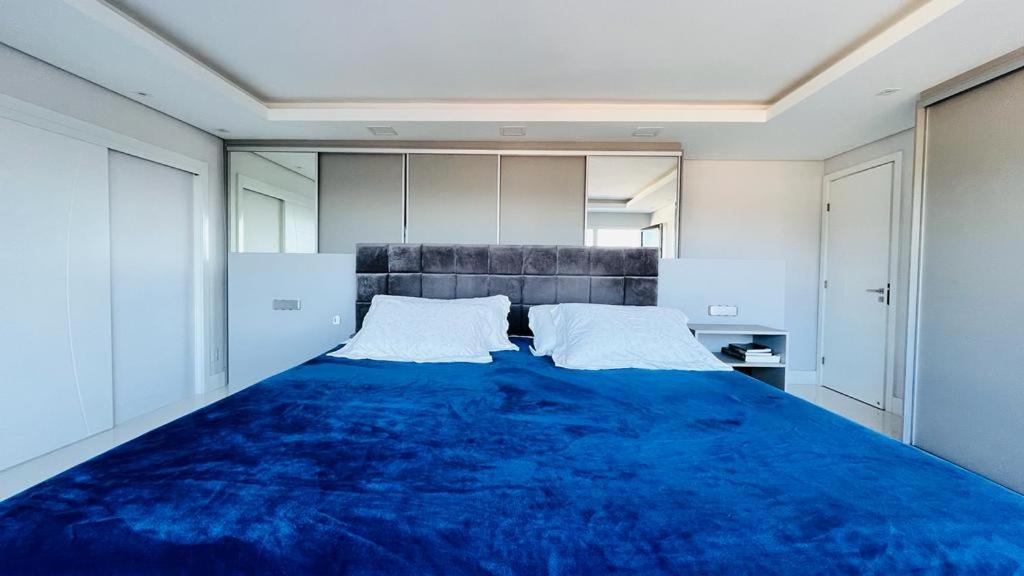 Casa 3 quartos casal Alto Padrão Vista, SPA, Hidro e Piscina de vidro