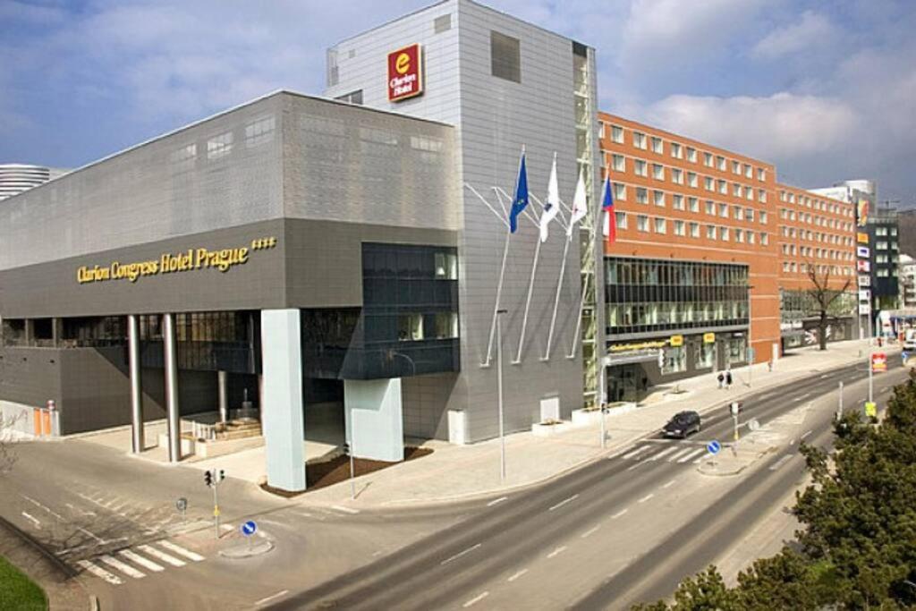 Entire Apartment, near Clarion, O2 Arena, Metro 3 min, Easter market in City Center 15 min