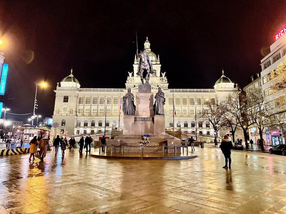 Entire Apartment, near Clarion, O2 Arena, Metro 3 min, Easter market in City Center 15 min