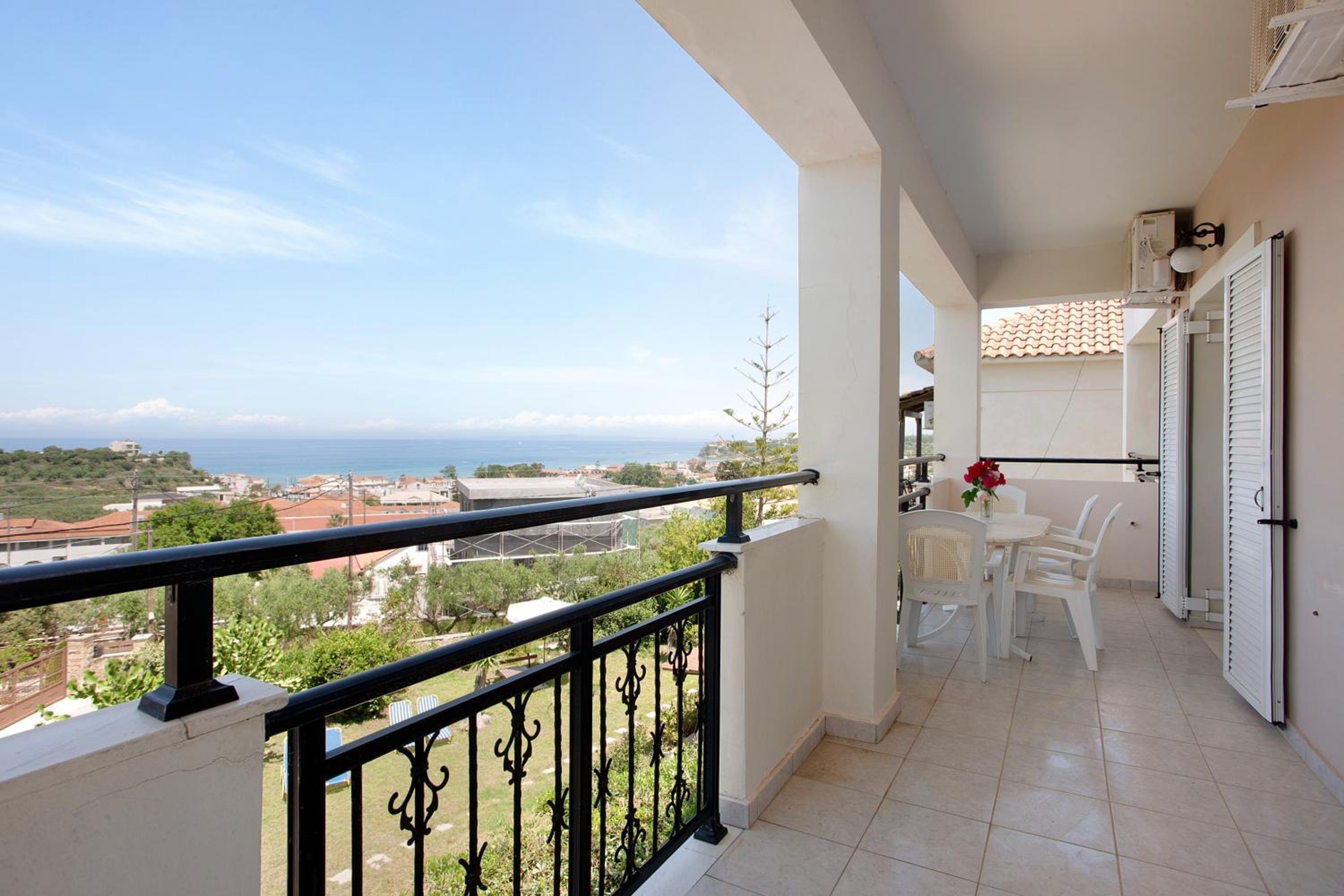 Yiannis Superior Apartment 8 photo 2