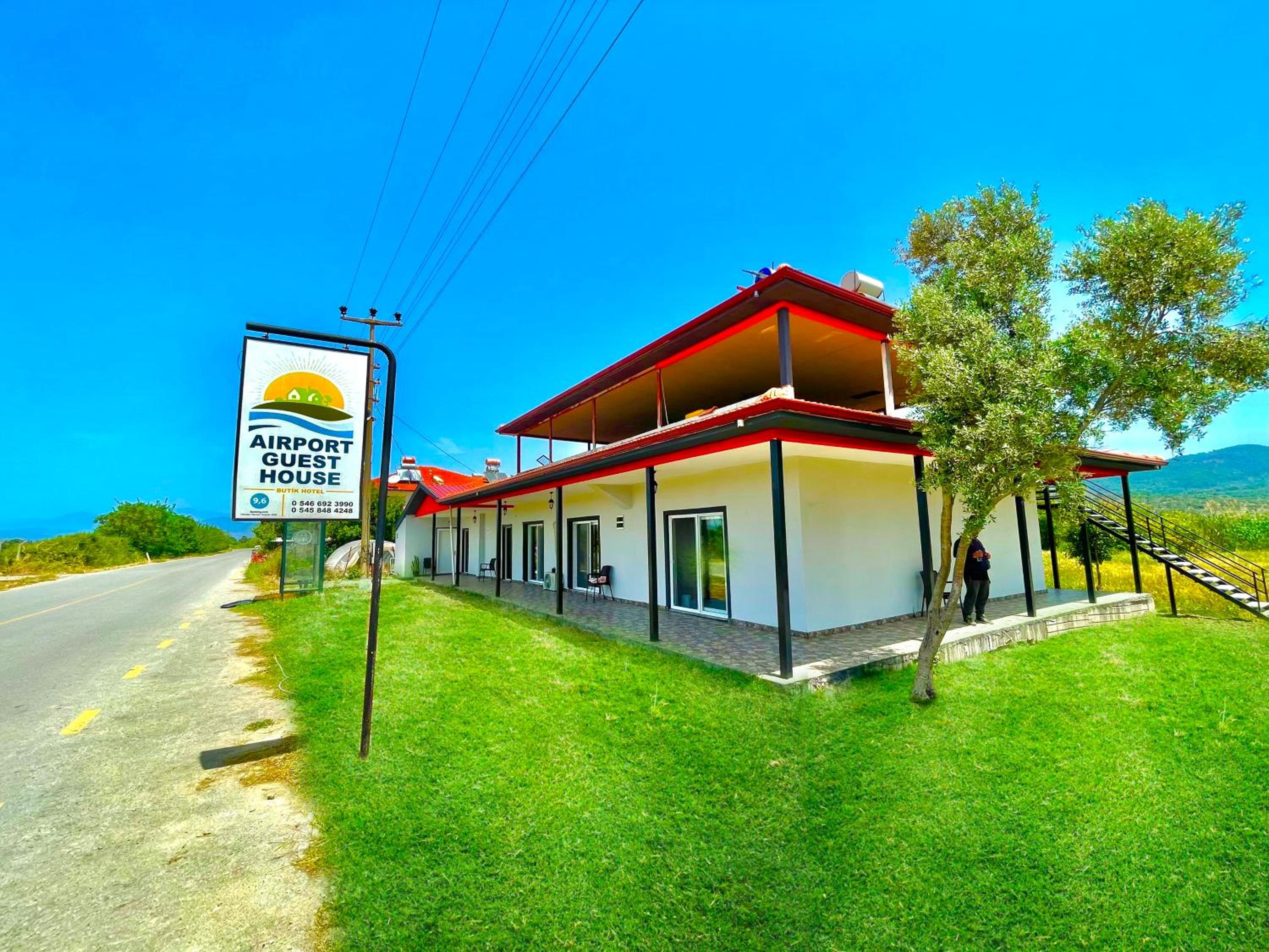 Hotel Airport Guest House - Image 1