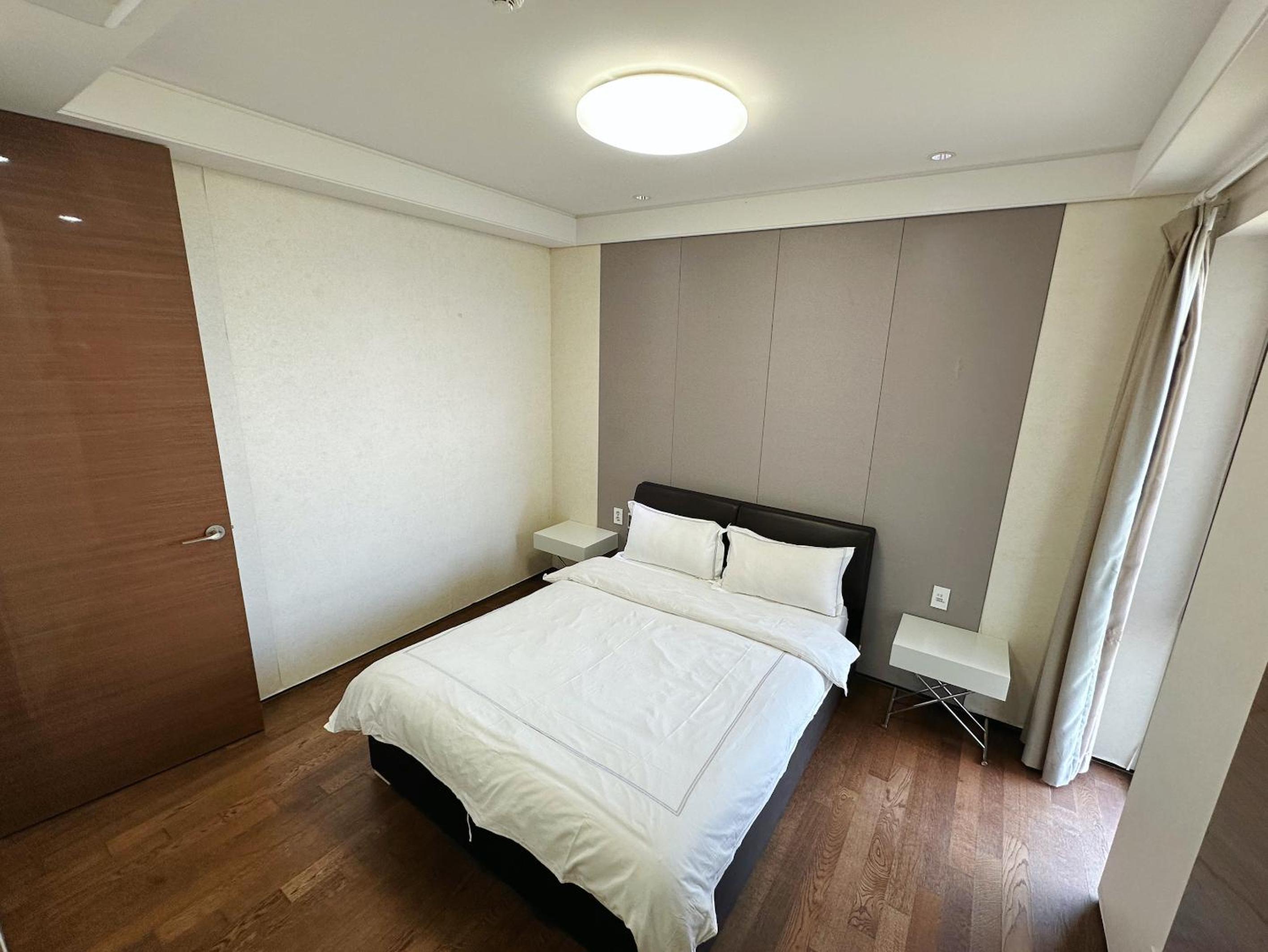 Seopjikoji Oceanview Apartment
