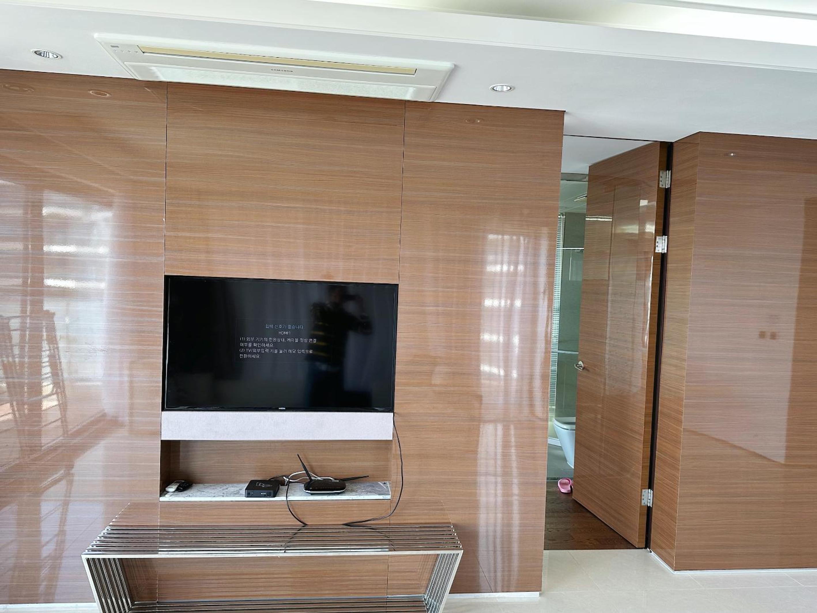 Seopjikoji Oceanview Apartment