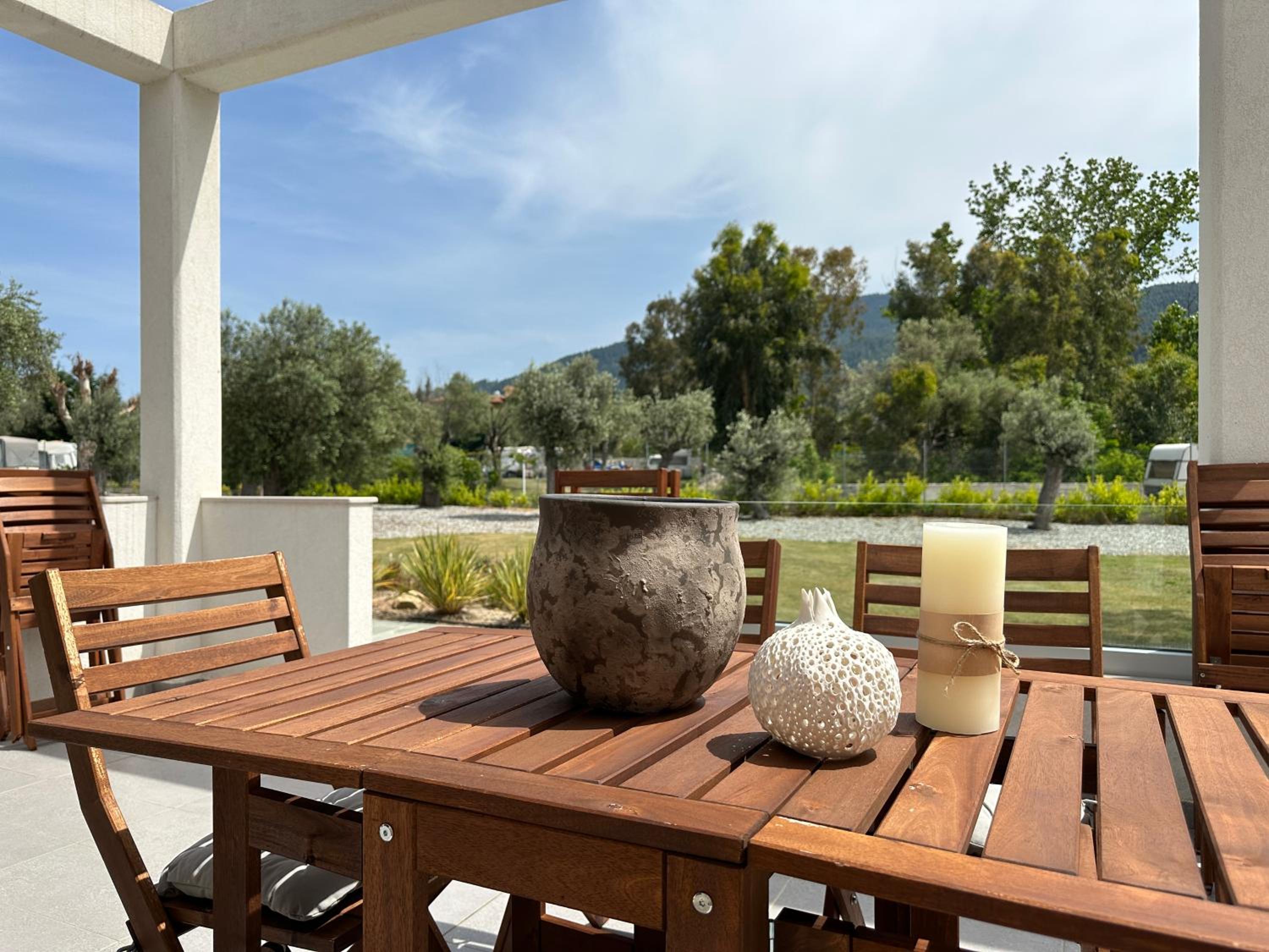 Luxury rental villa for 14 people view 3