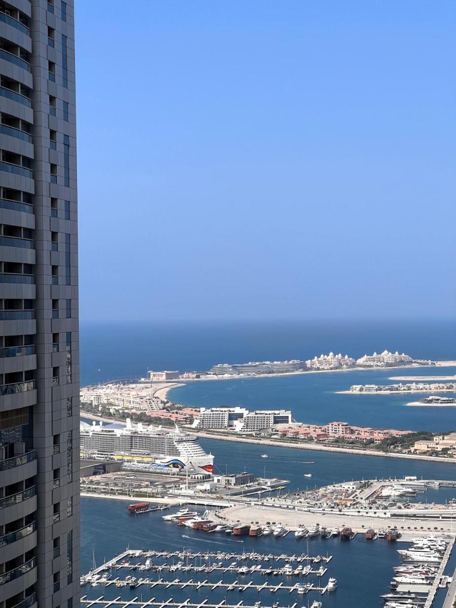 Two Continents Holiday Homes - Marina & Sea View 3 bedrooms Apartment