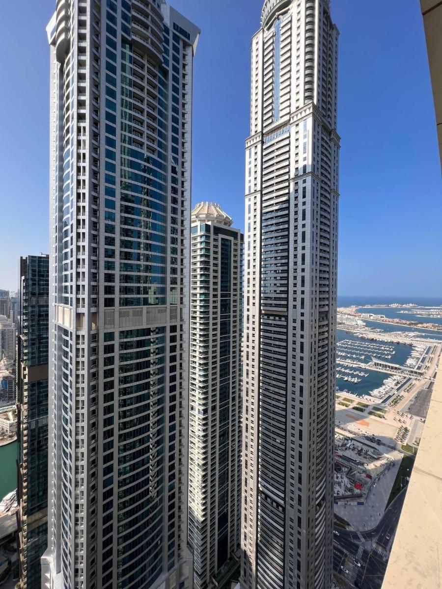 Two Continents Holiday Homes - Marina & Sea View 3 bedrooms Apartment