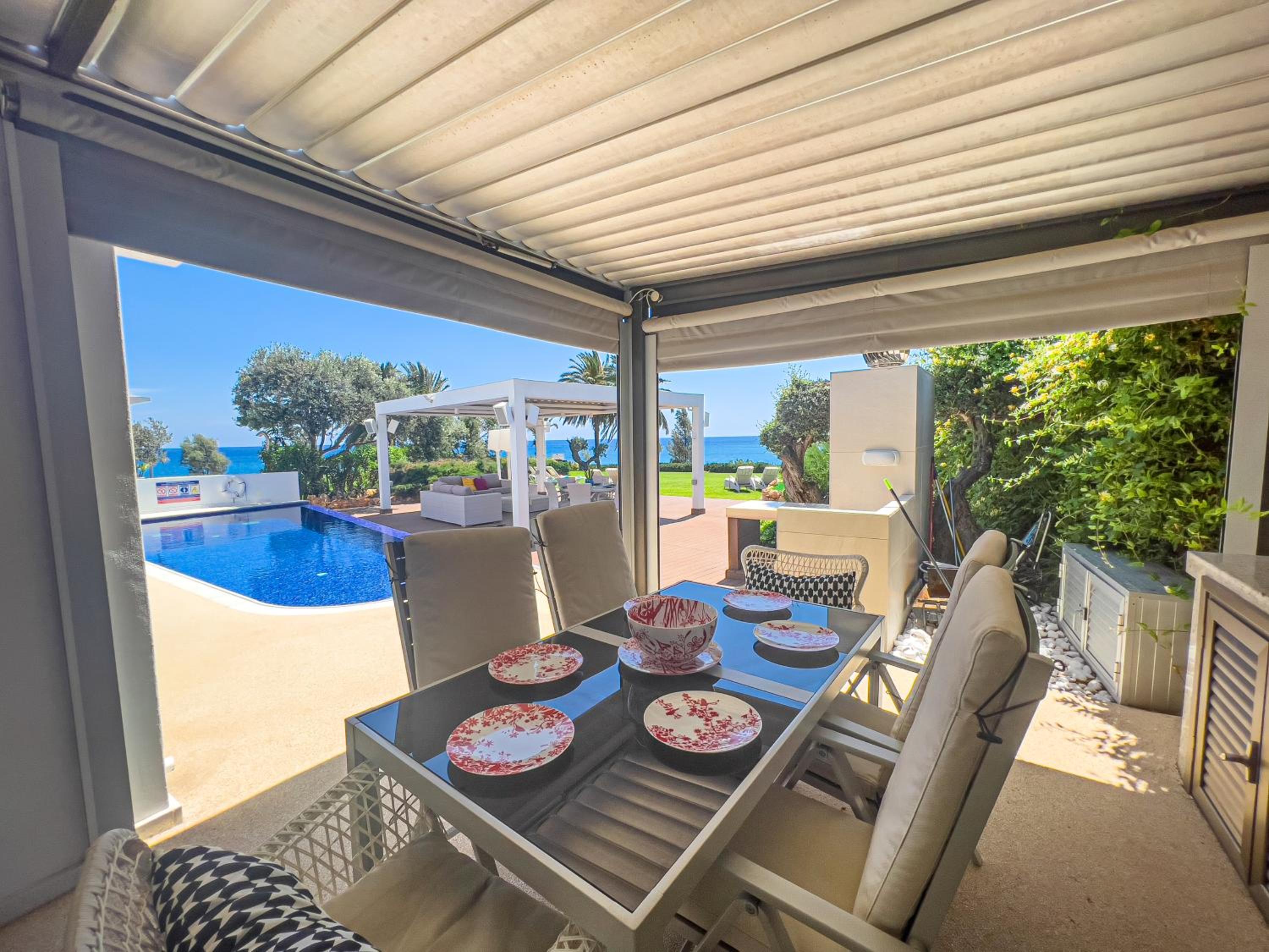 Erato Seafront Luxury Villa