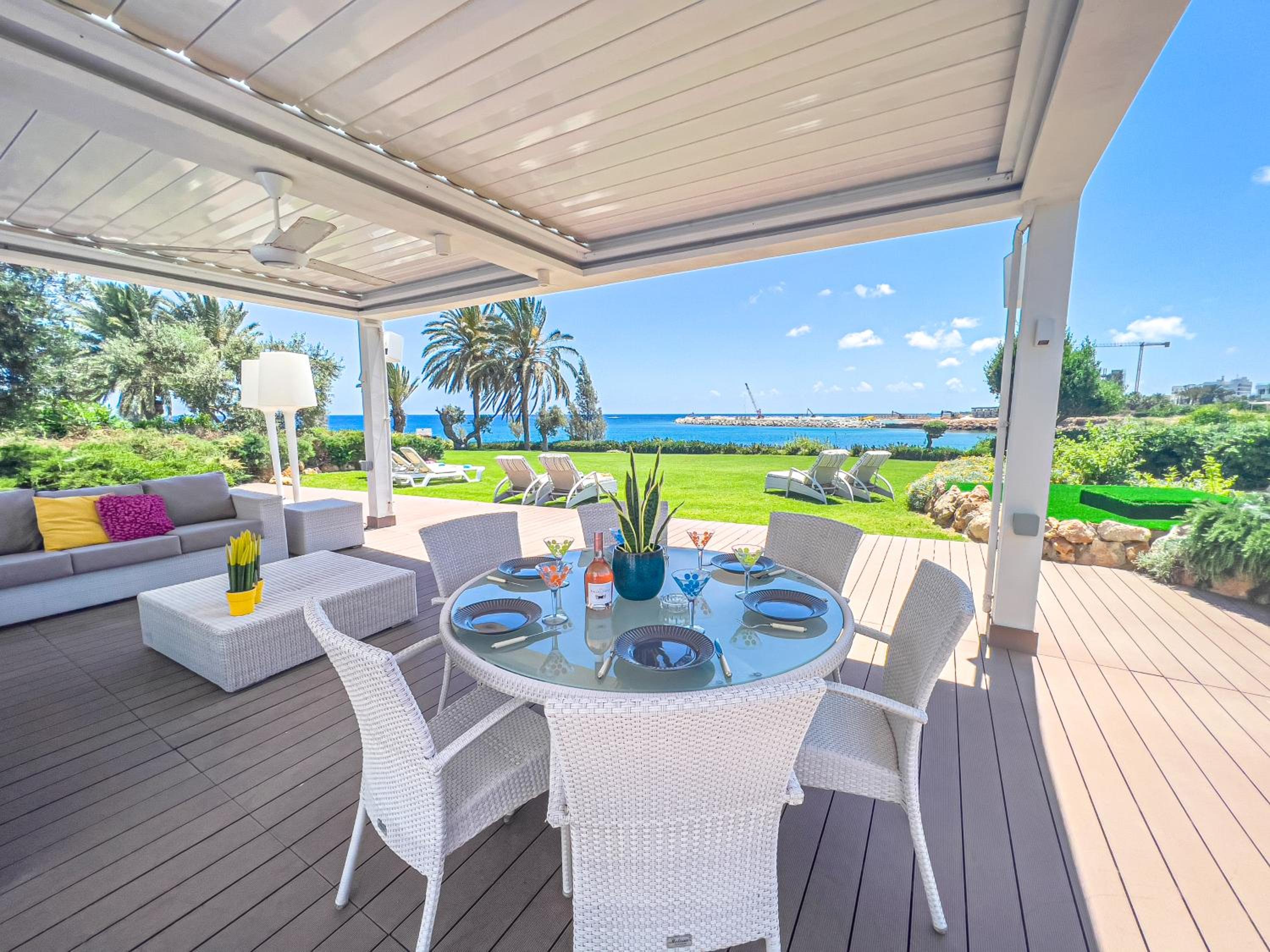 Erato Seafront Luxury Villa