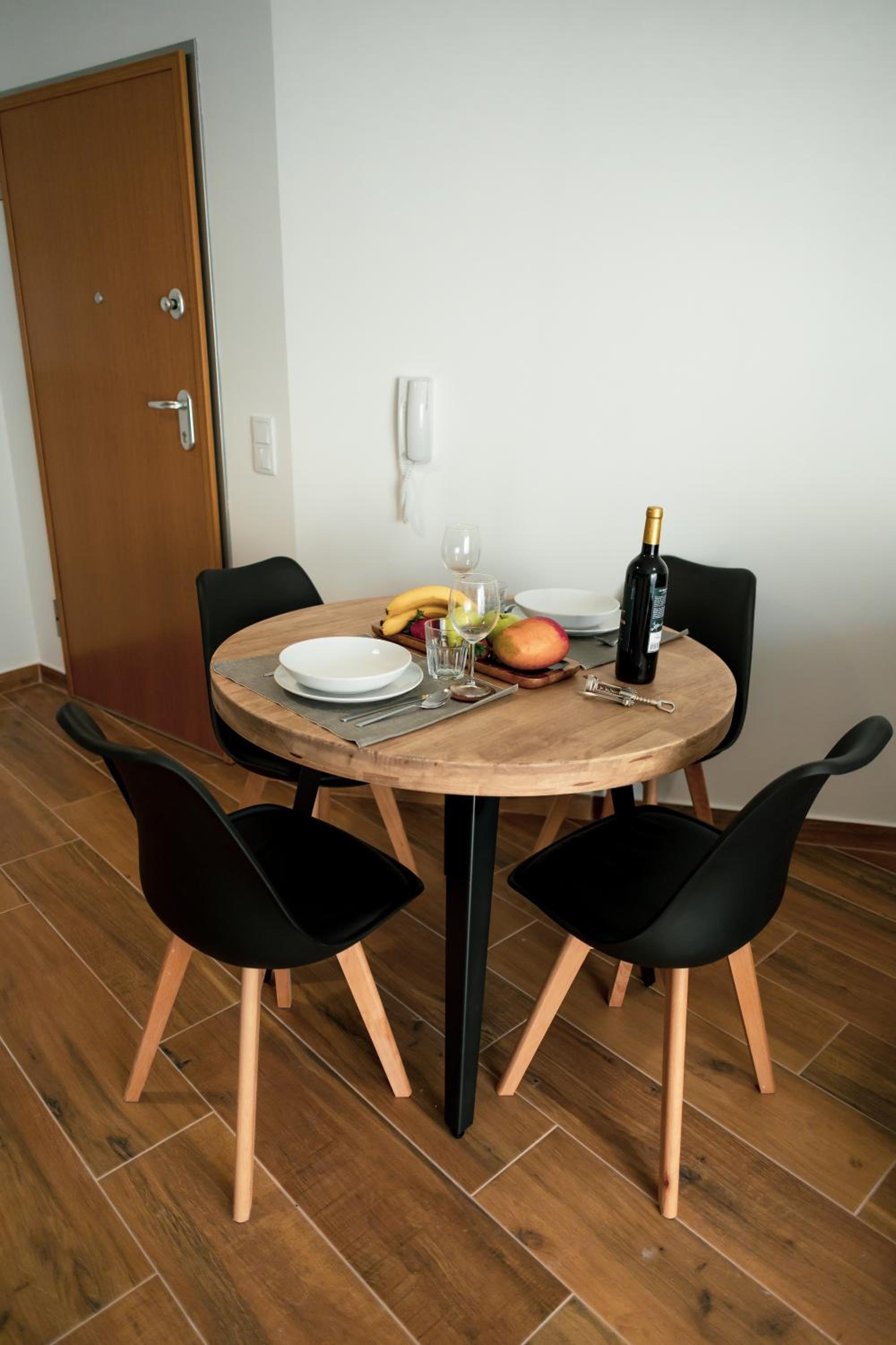 Gold Apartment Ferrel I view 4