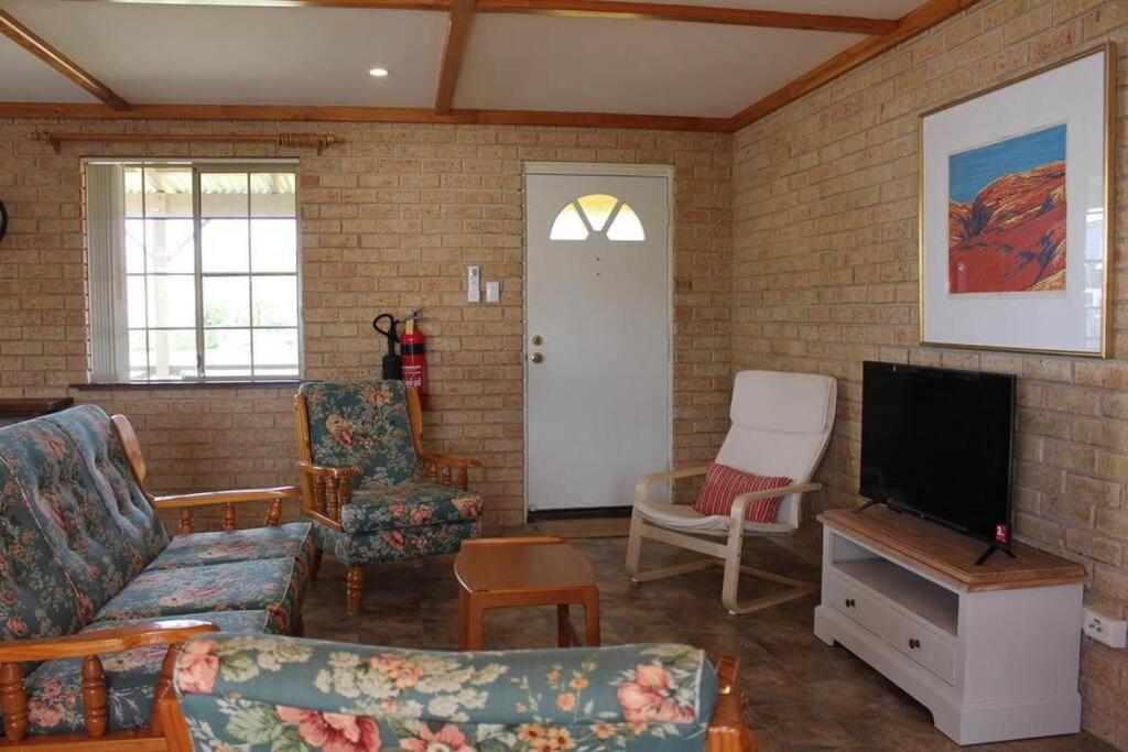 Tea Tree Cottage - close to the ocean and the river