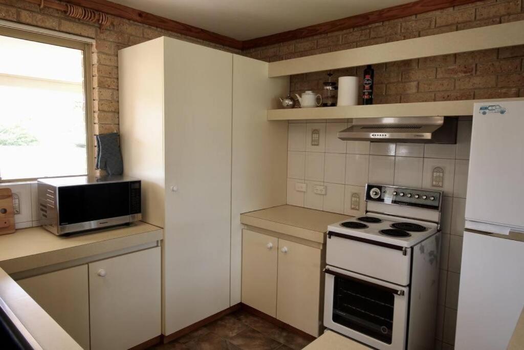 Tea Tree Cottage - close to the ocean and the river