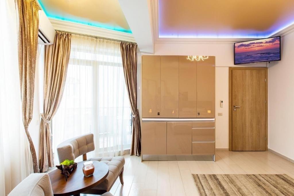 Luxury Apartment Twin Residence