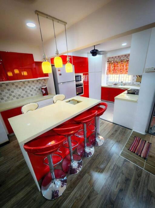 3 Bedrooms with Pool Hanan Residence Ketumbar Heights Condominium photo 1