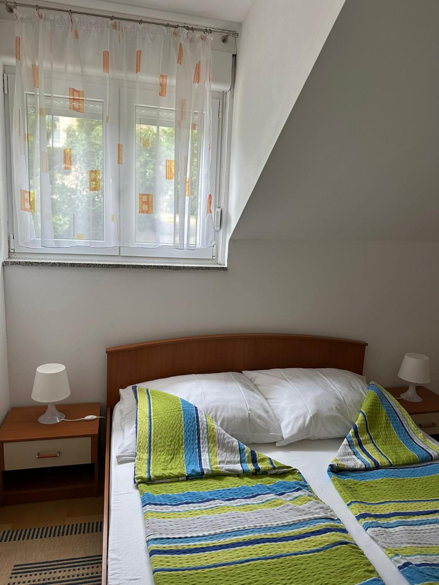 Apartmani Karlobag