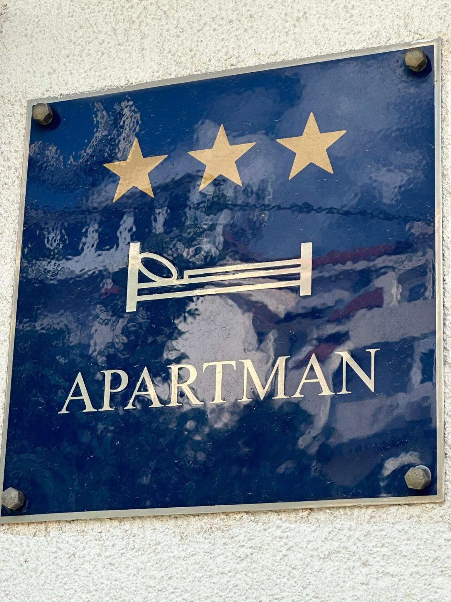 Apartmani Karlobag