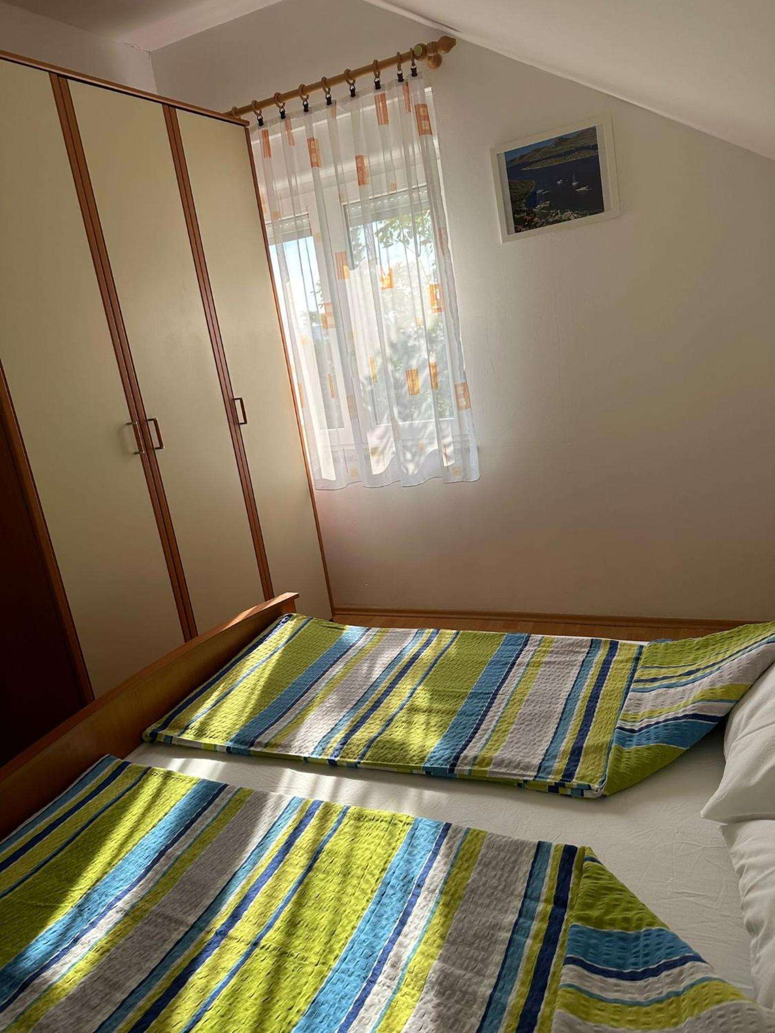 Apartmani Karlobag