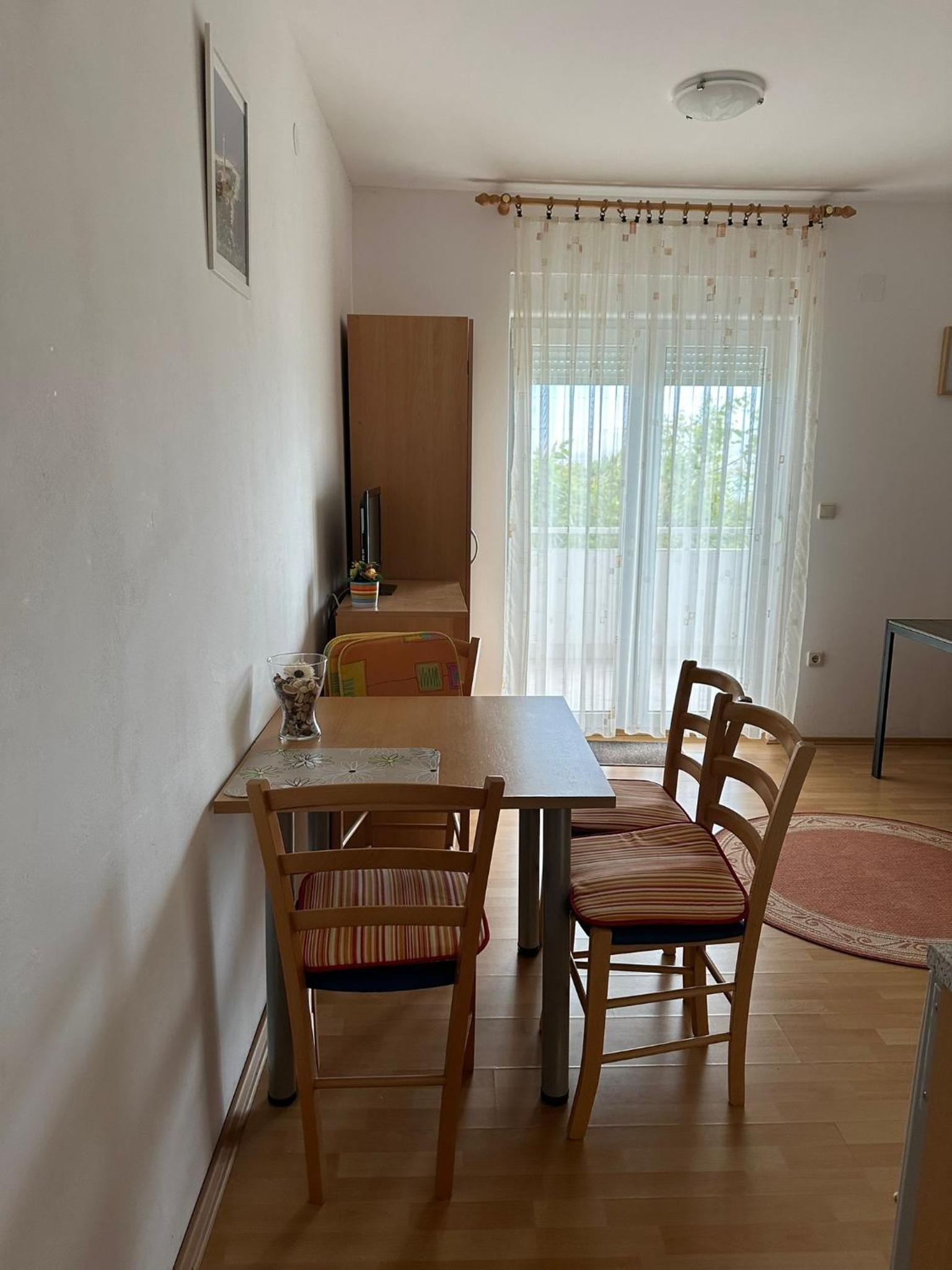 Apartmani Karlobag