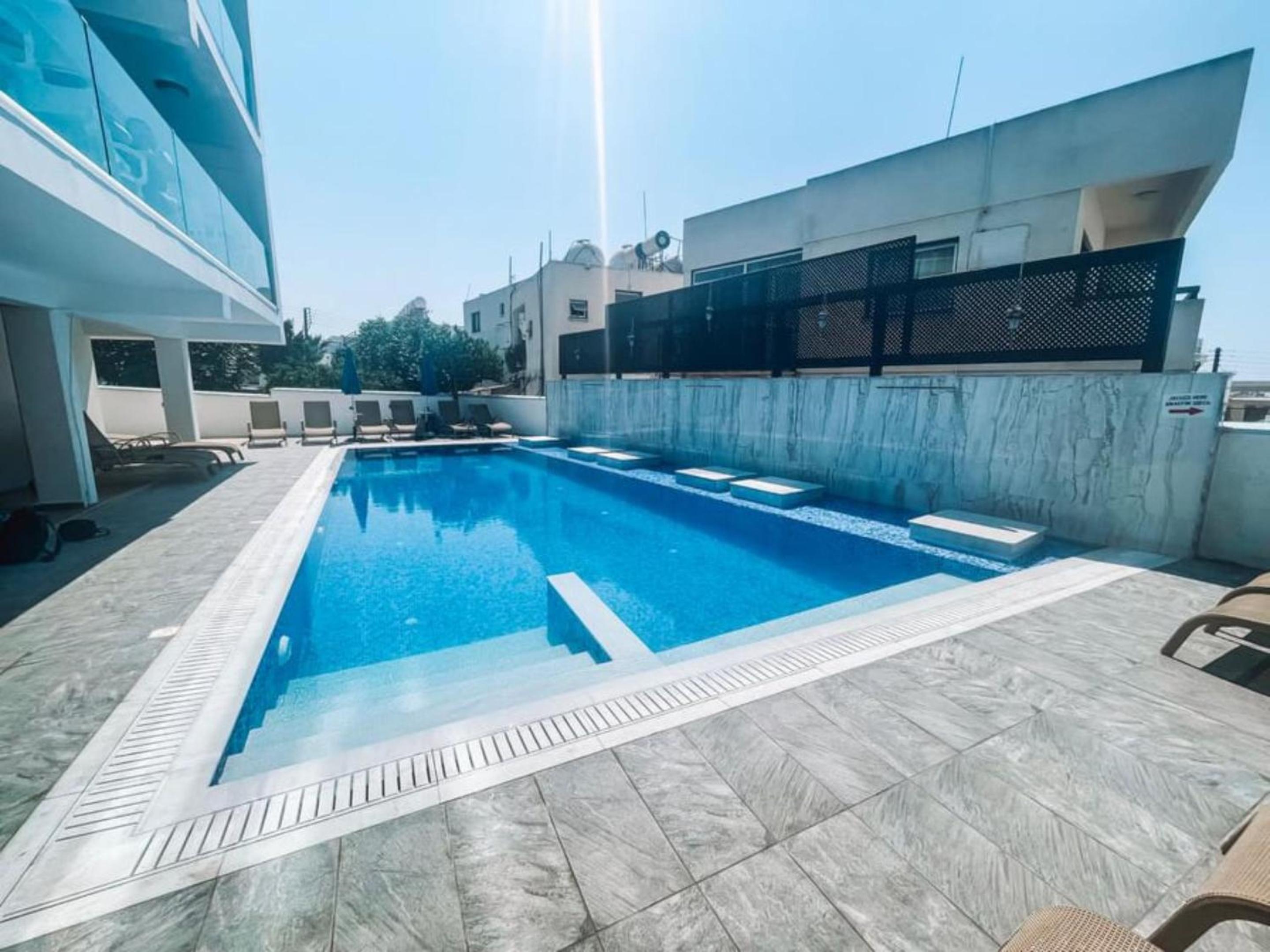 Sunny Blue Hotel