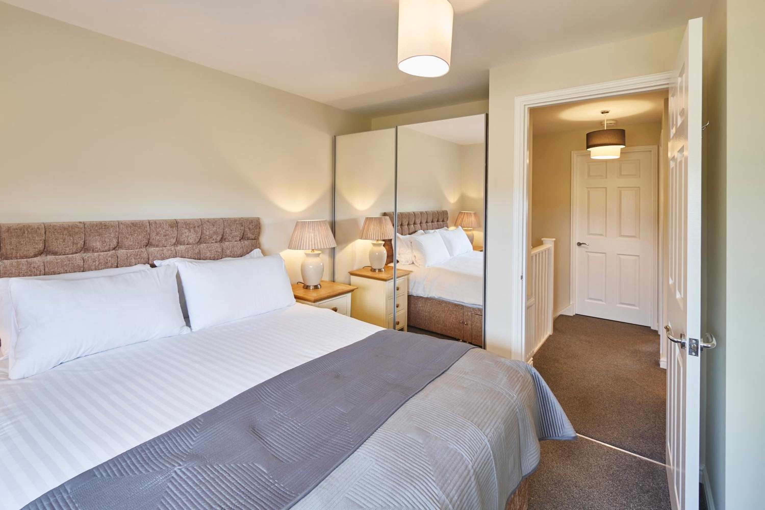 Host & Stay - Town House view 3