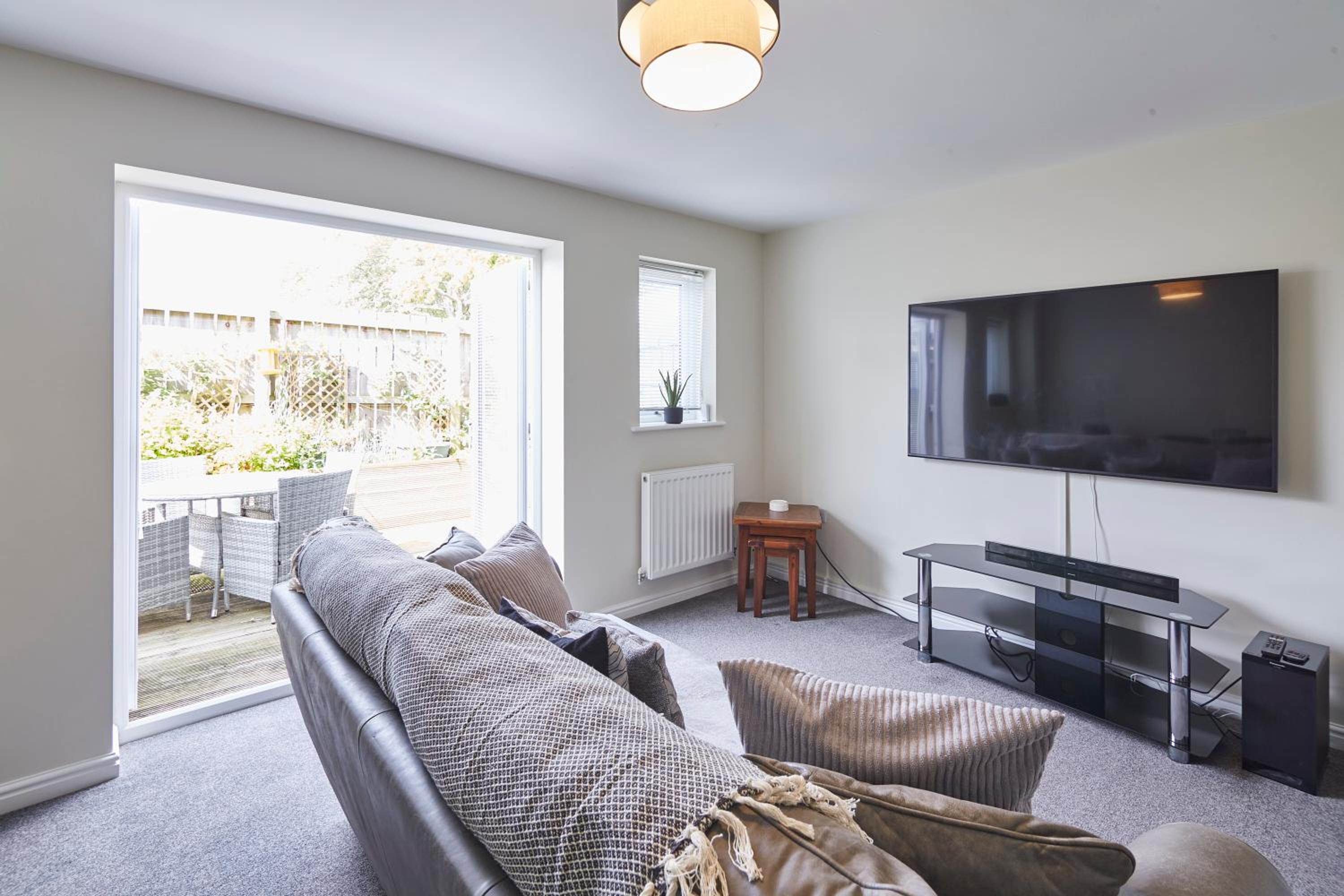 Host & Stay - Town House view 2