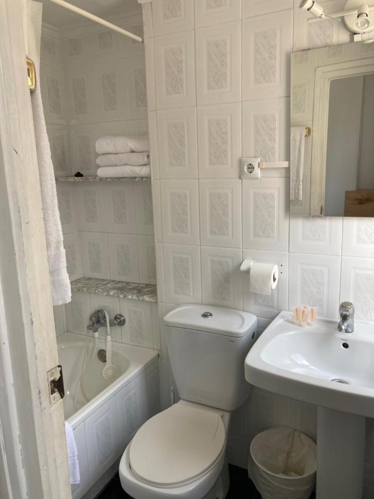 Malvarrosa Beach Rooms