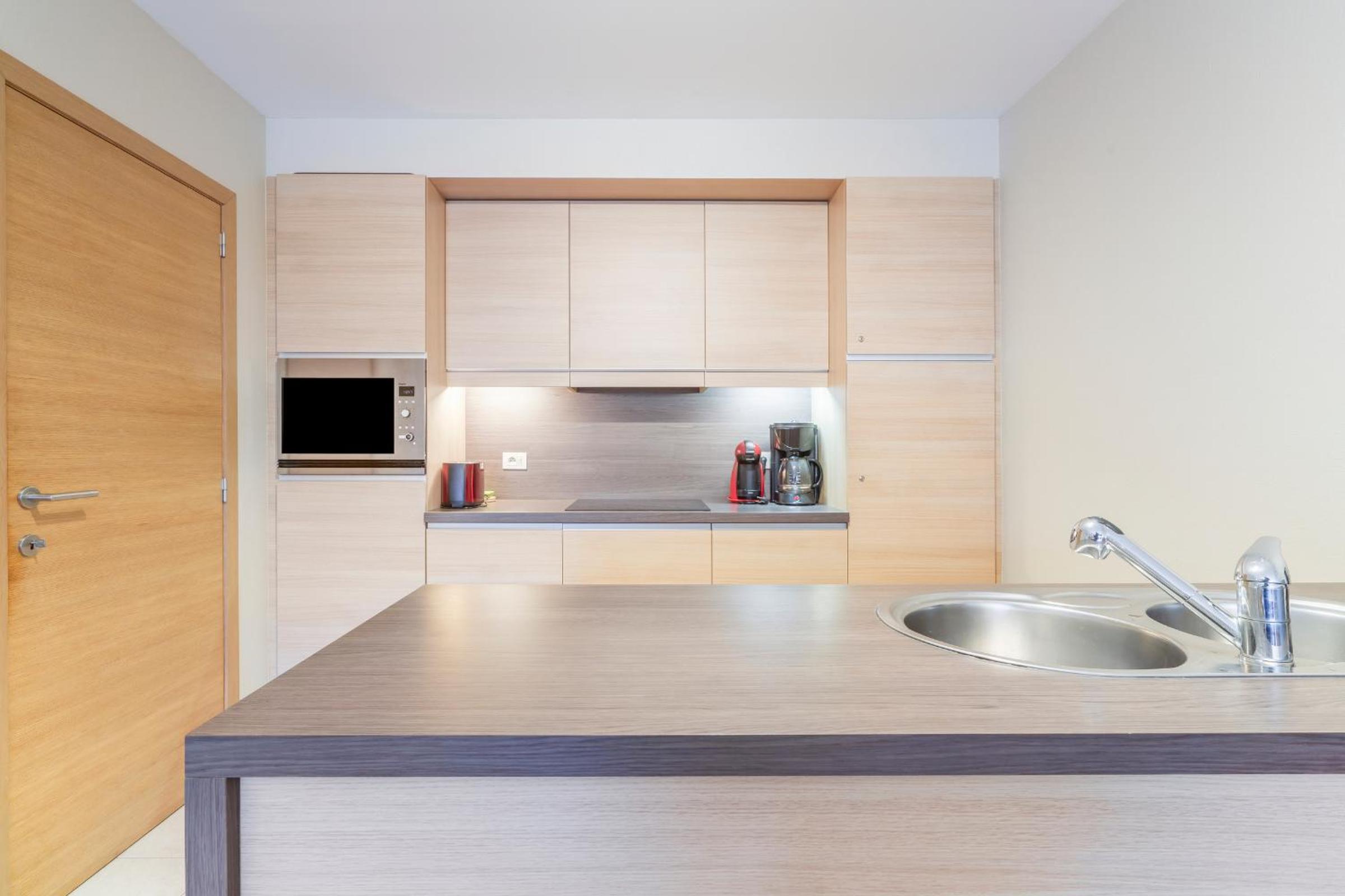 Luxury apartment with garden close to the beach