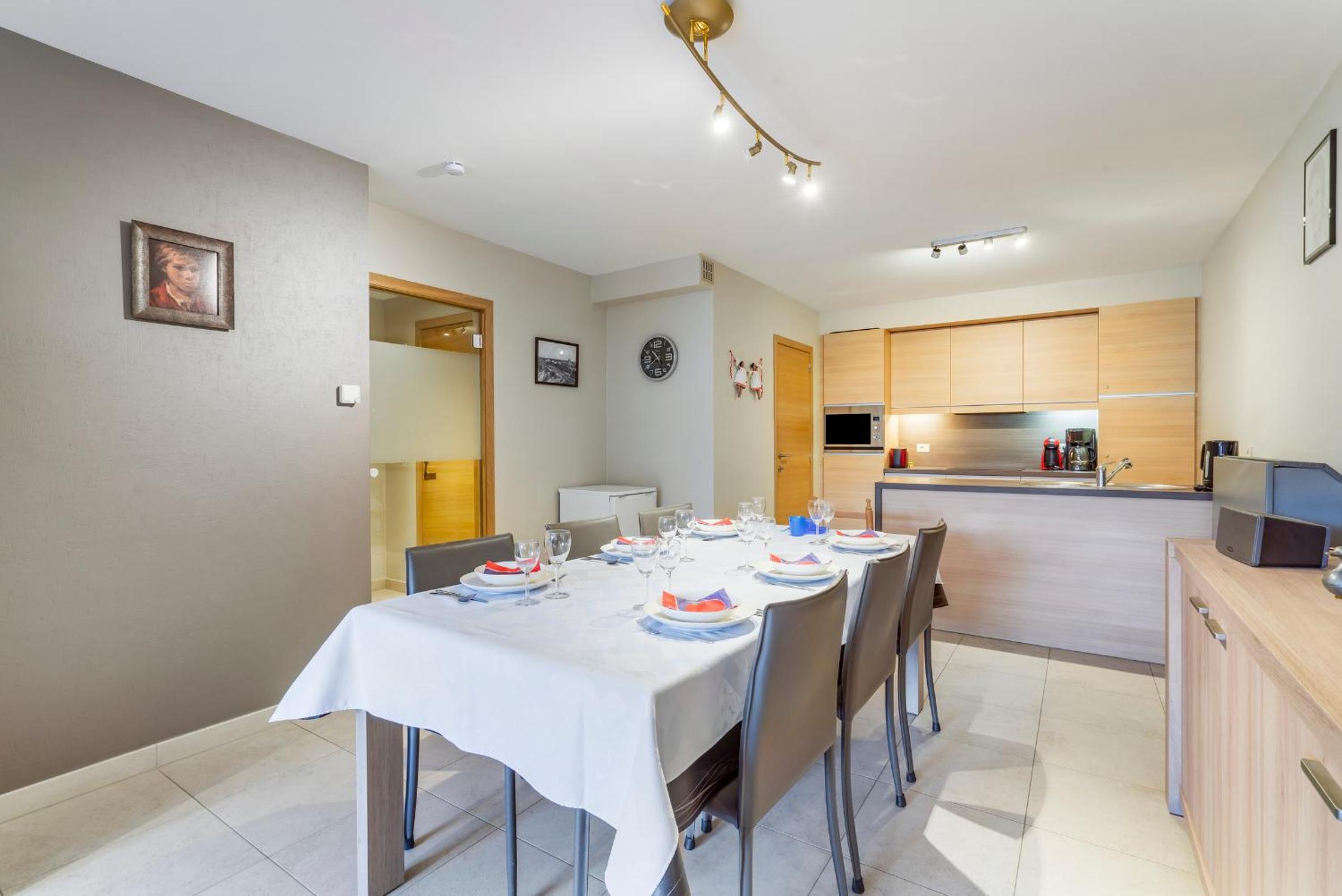 Luxury apartment with garden close to the beach