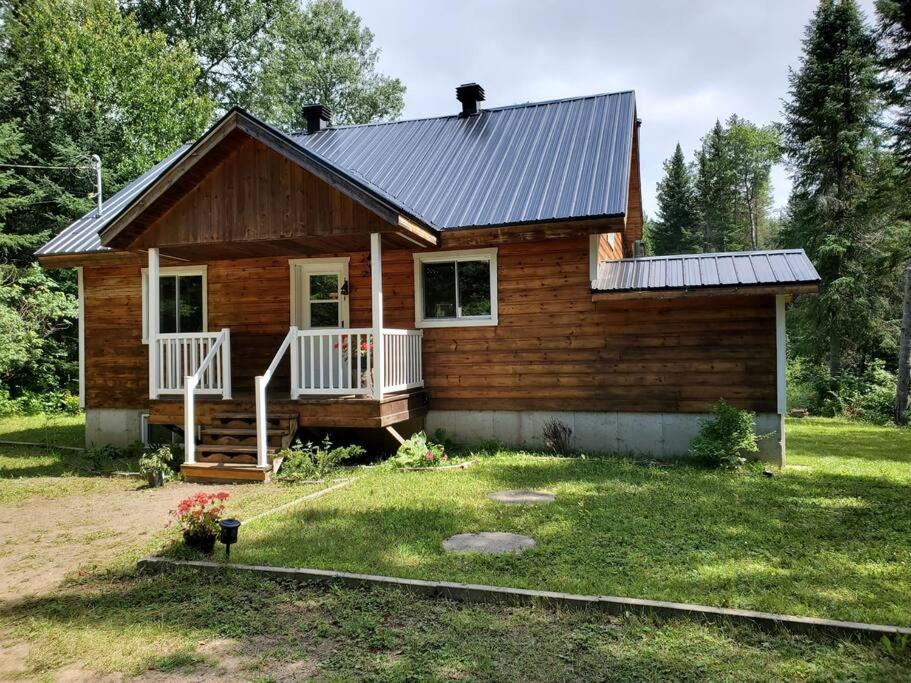 Chalet Rivière - Cozy - Bord de rivière - Petit déjeuner bio - Romantique