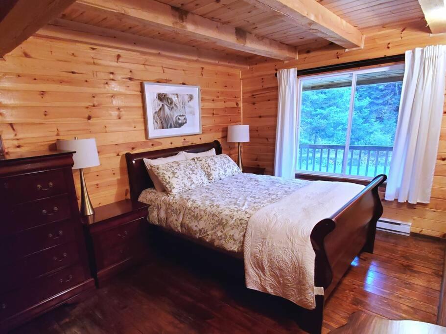 Chalet Rivière - Cozy - Bord de rivière - Petit déjeuner bio - Romantique