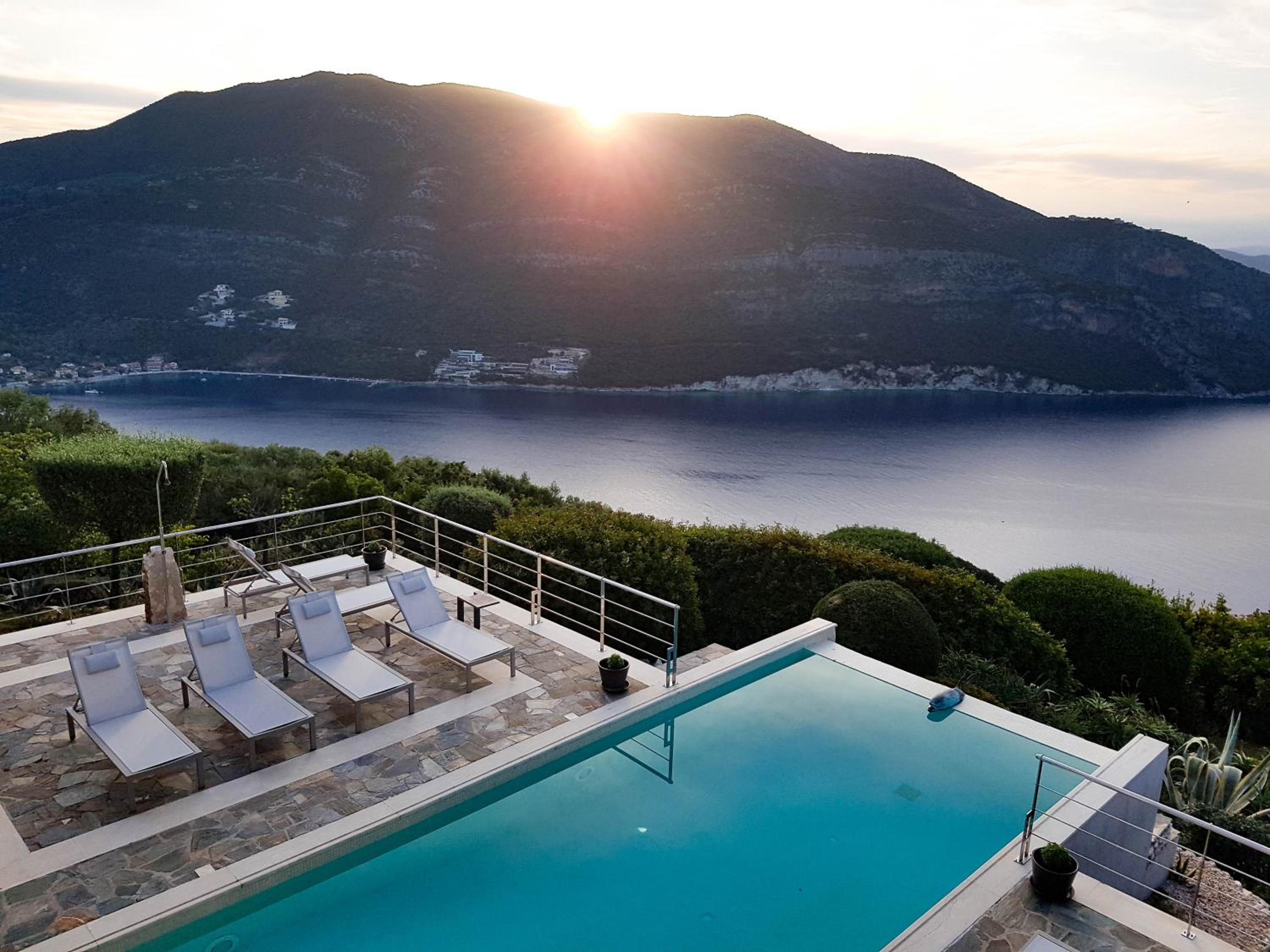 Sundance - Fabulous & Large 4-Bedroom Private Villa view 5