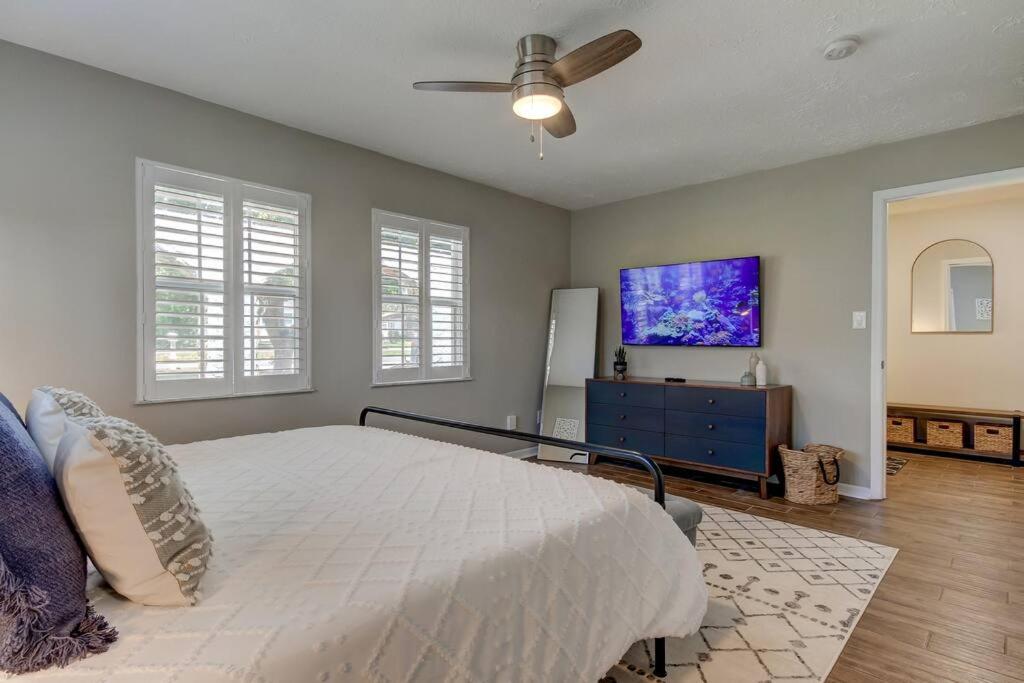 Spacious 3 Bedroom PET FRIENDLY!- Close to beach!, photo 18
