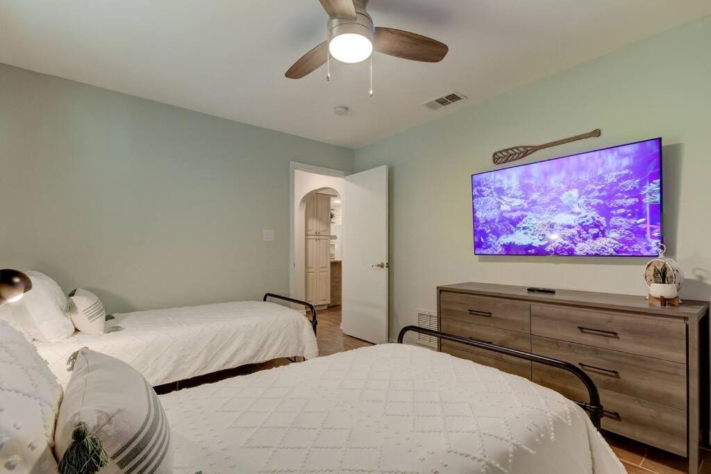 Spacious 3 Bedroom PET FRIENDLY!- Close to beach!, photo 54