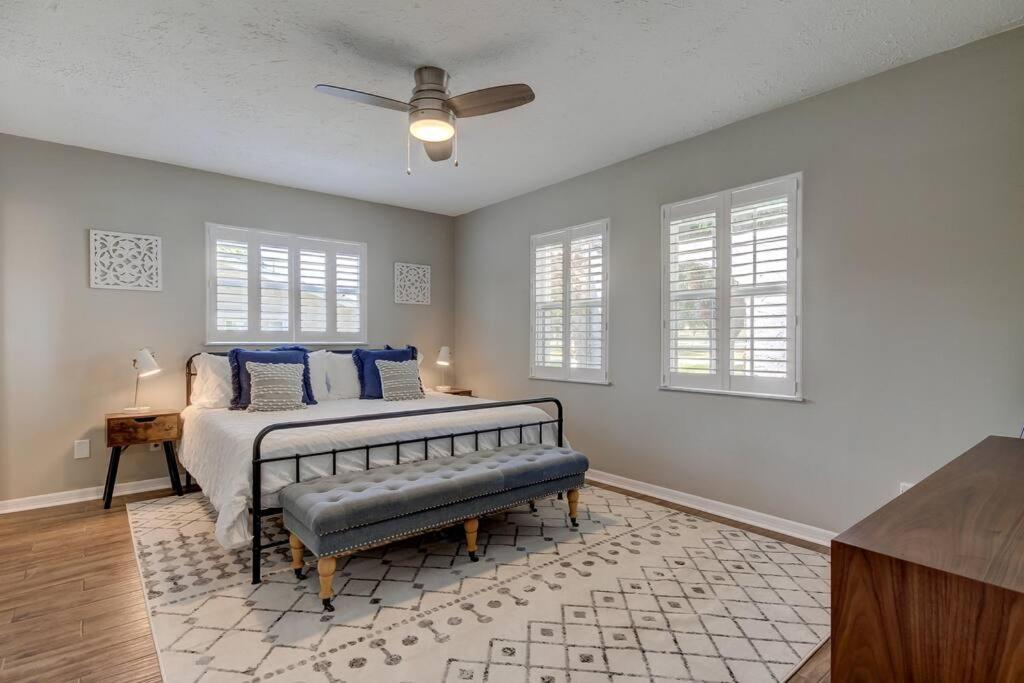 Spacious 3 Bedroom PET FRIENDLY!- Close to beach!, photo 56