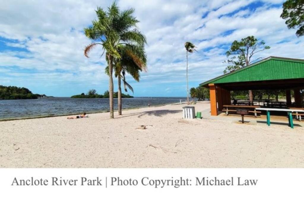 Spacious 3 Bedroom PET FRIENDLY!- Close to beach!, photo 4