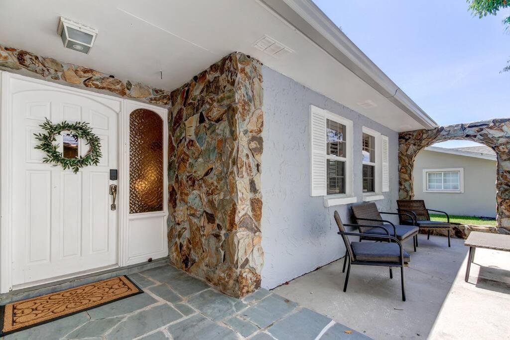 Spacious 3 Bedroom PET FRIENDLY!- Close to beach!, photo 9