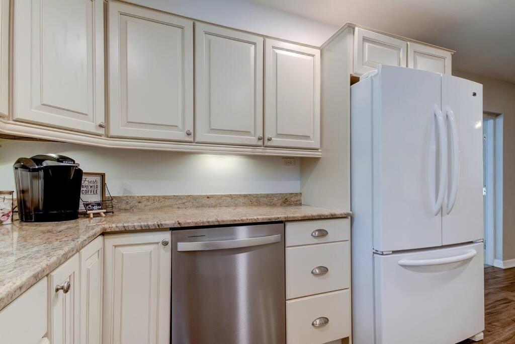 Spacious 3 Bedroom PET FRIENDLY!- Close to beach!, photo 47