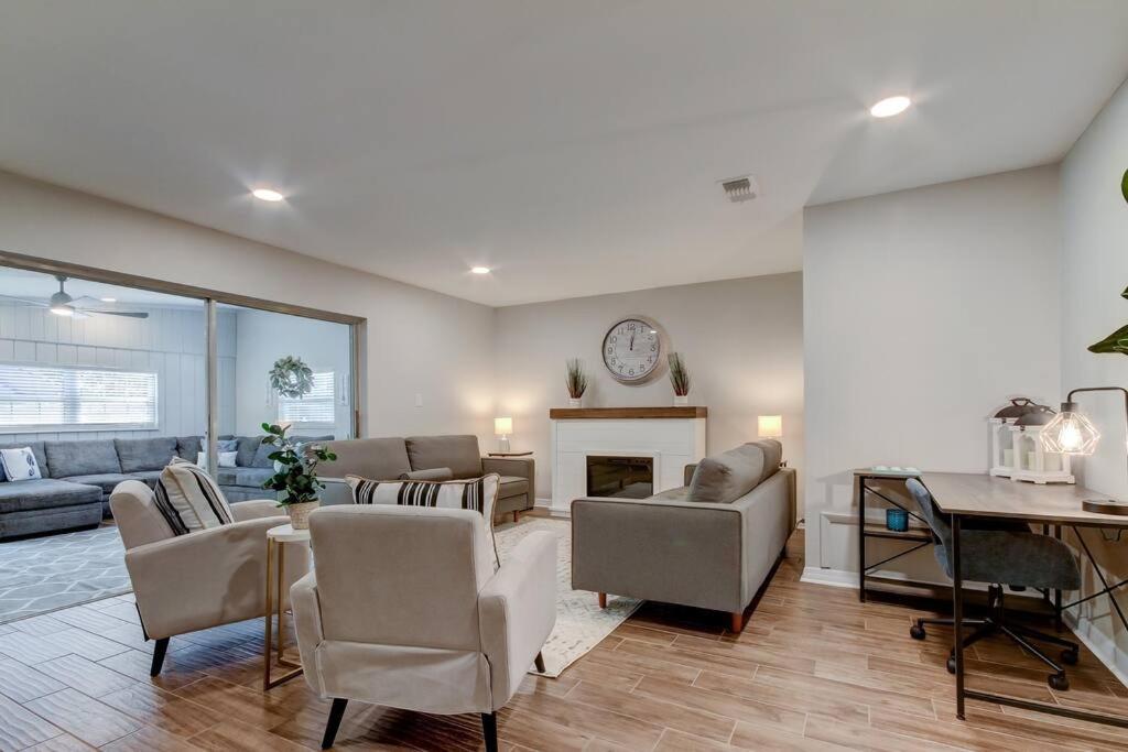 Spacious 3 Bedroom PET FRIENDLY!- Close to beach!, photo 57