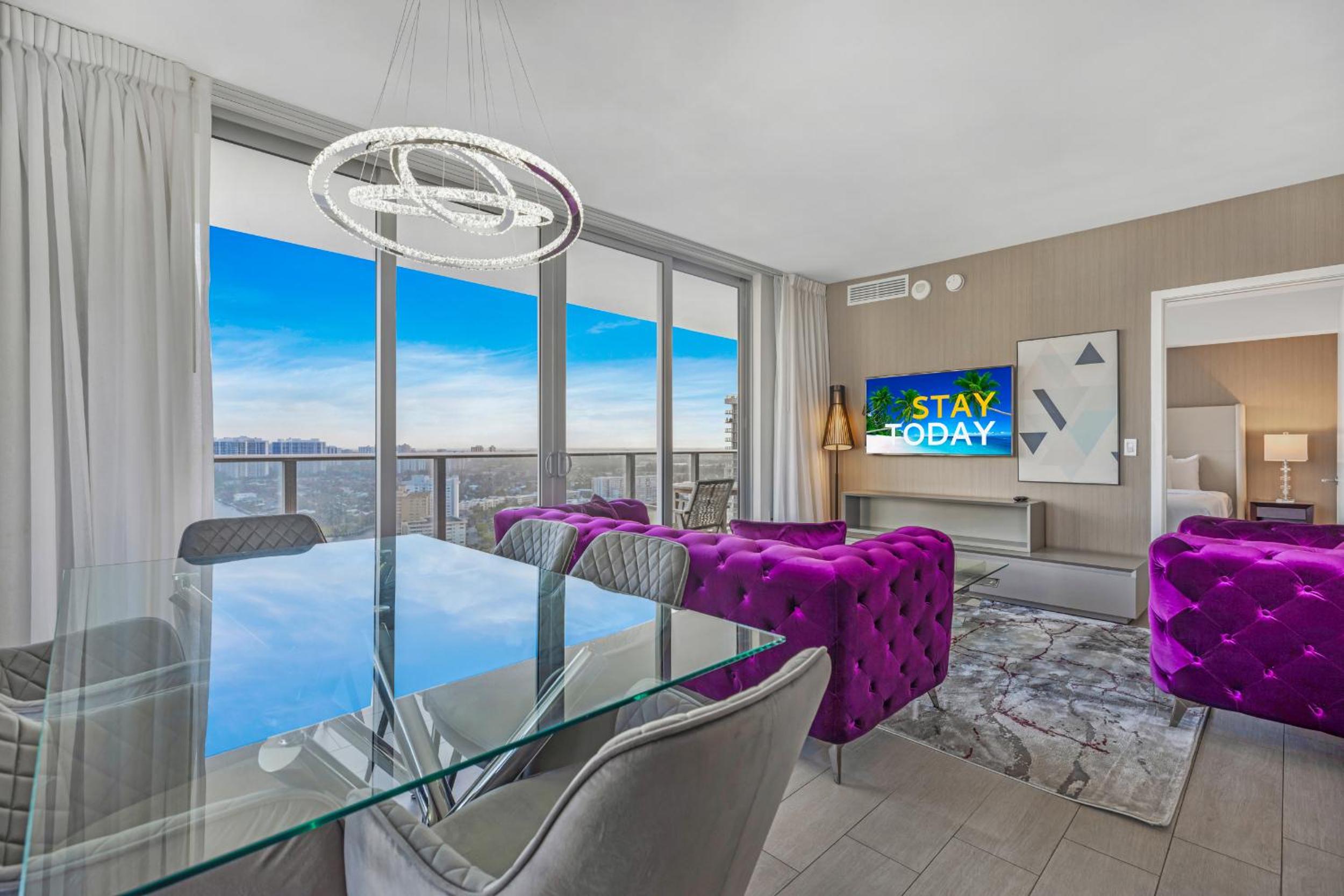 25 min to FIFA!!! Hyde House - Luxury High Floor 2BR 2BA Apartment Suite with direct ocean view, roof top pool, resort amenities view 2
