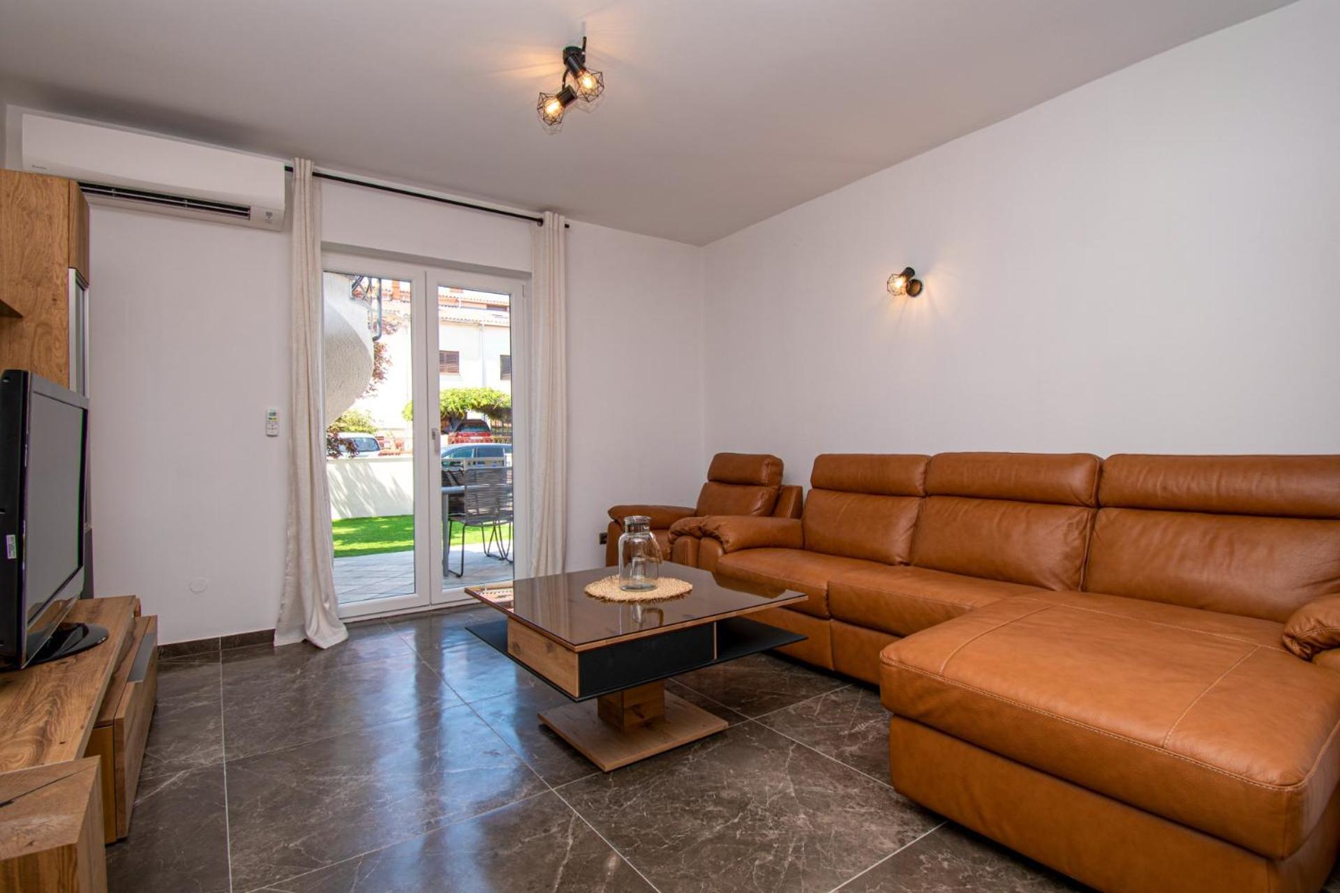 Beautiful Villa Enka in Banjole,Pula - by Istrabook view 2