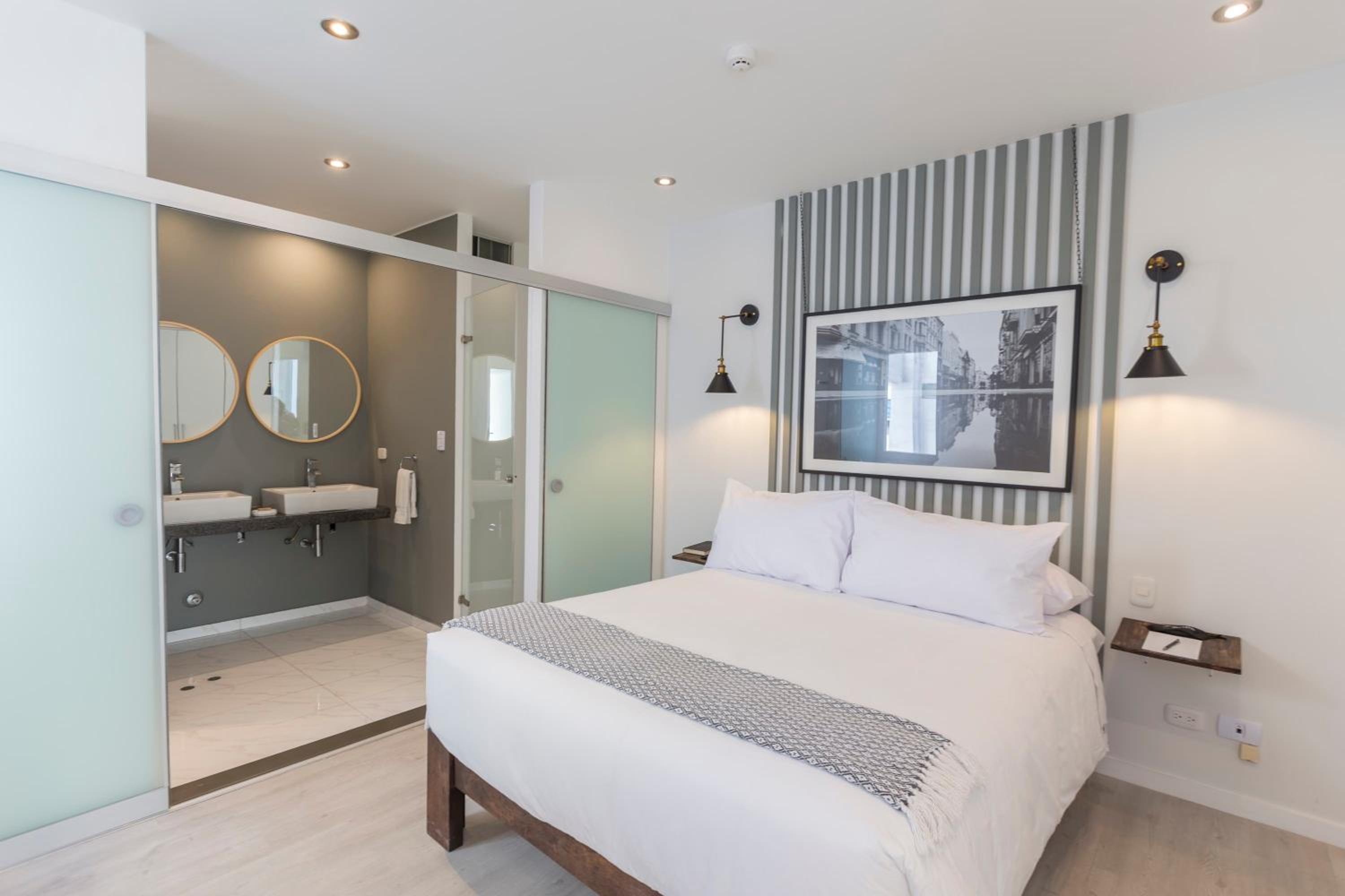 Luxury 2BR with Balcony Near Larcomar view 4