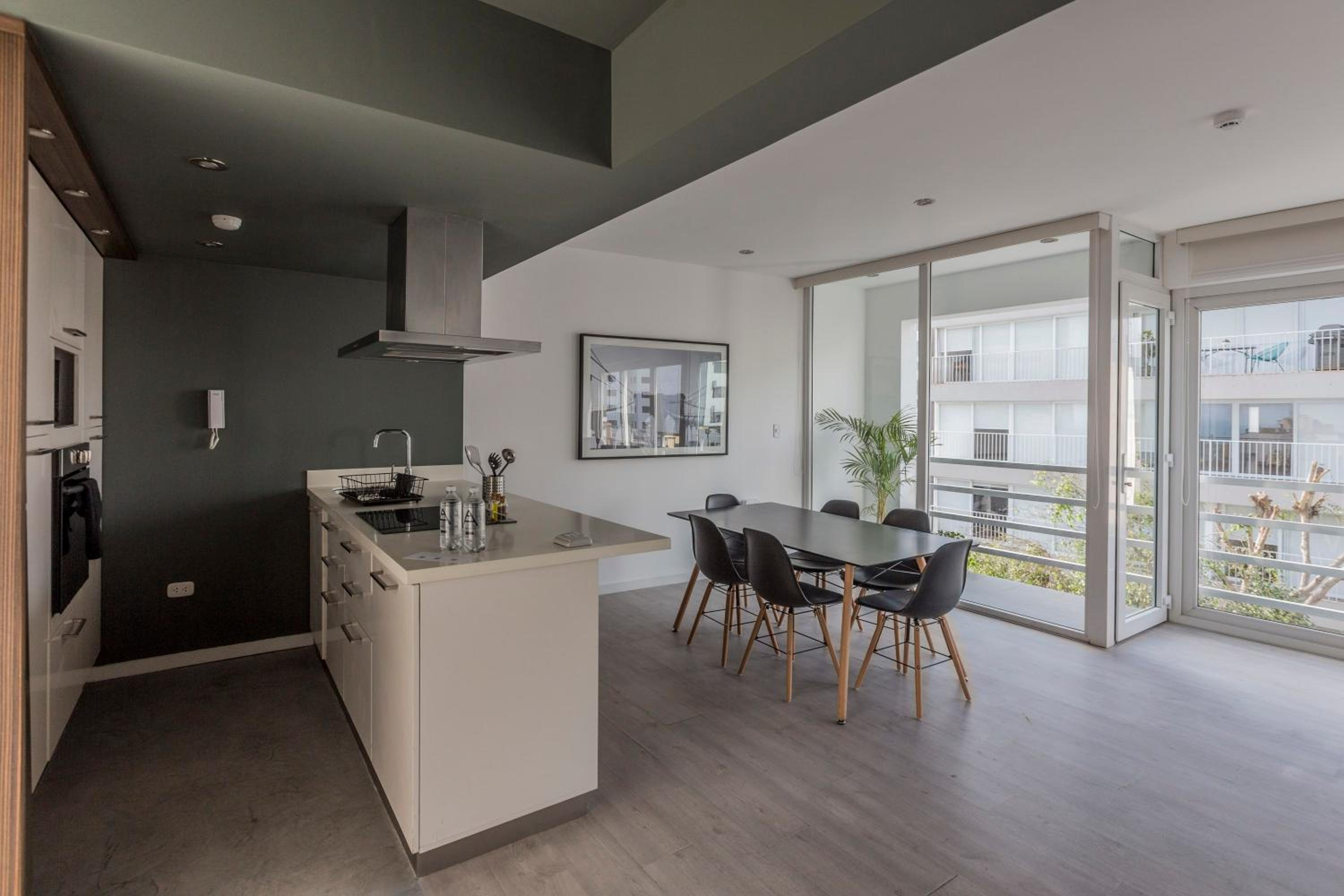 Luxury 2BR with Balcony Near Larcomar view 3