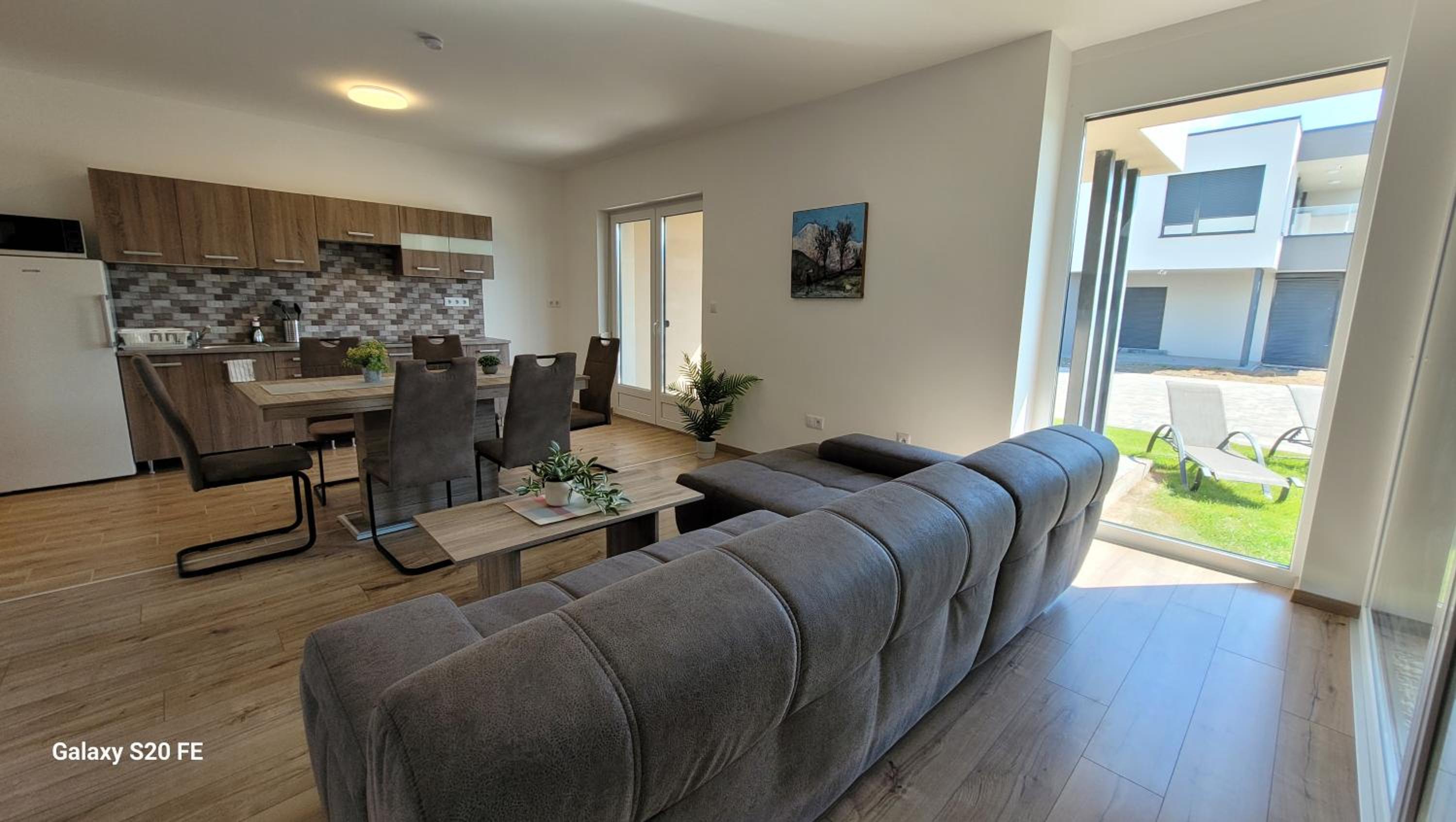 Zea Apartmanház